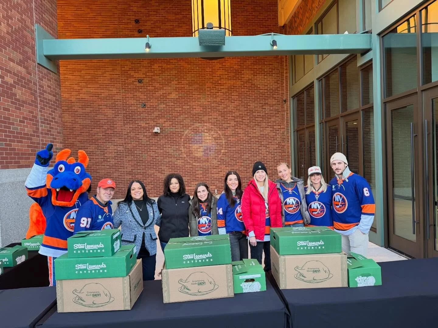 Yesterday, I joined @ubsarena and @solagesny for a Thanksgiving meal giveaway&mdash;making sure families across our community have what they need for the holiday season. 

Moments like this remind us what public service is all about: showing up, givi