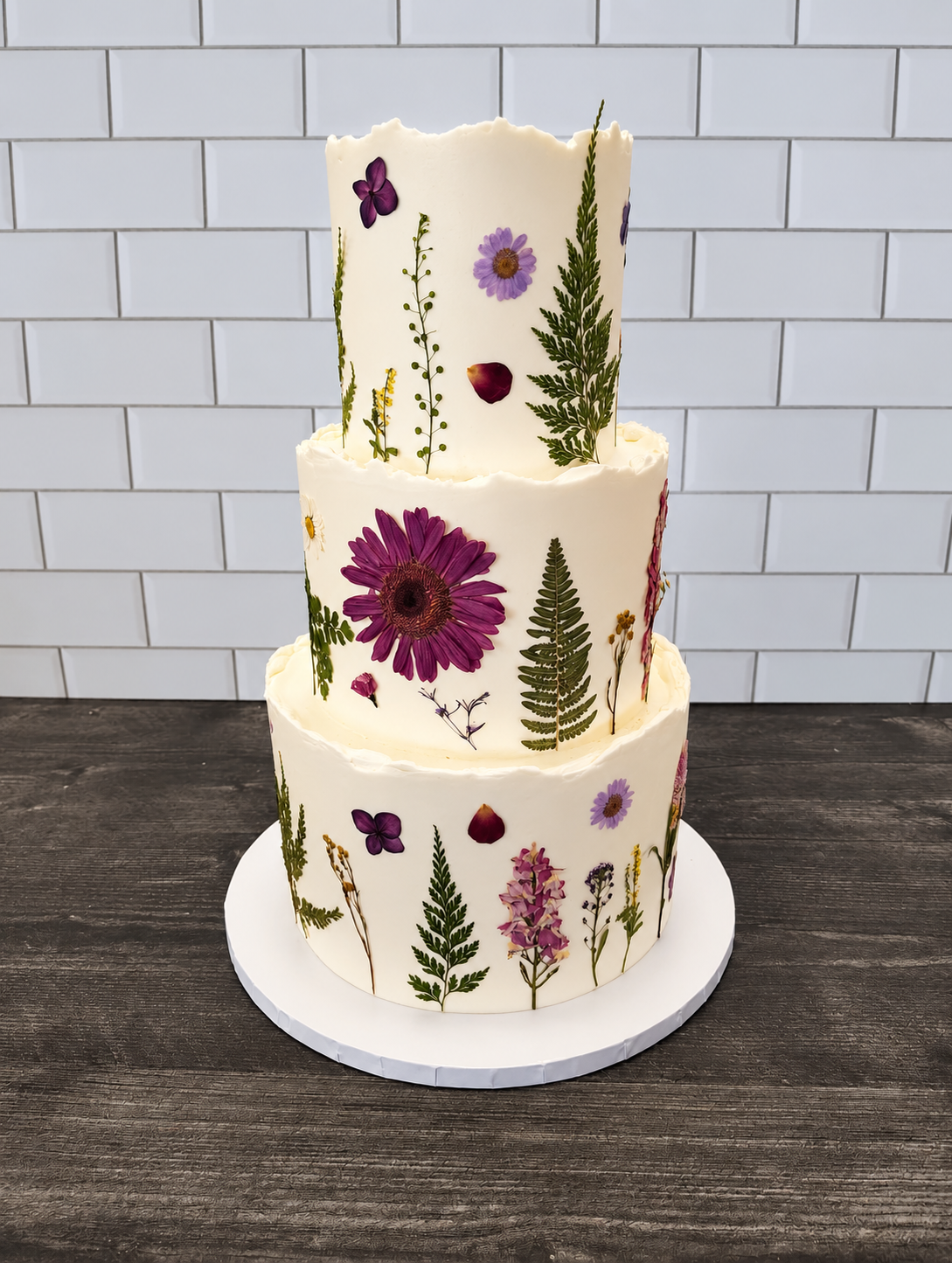 Fresh Flowers on Cakes: What’s Safe &amp; What to Avoid