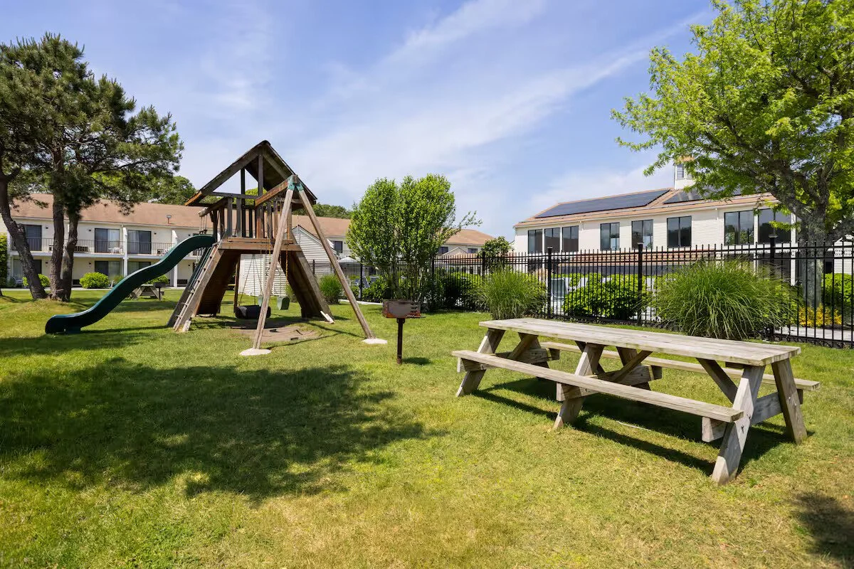 58920_playground_1_converted.jpg