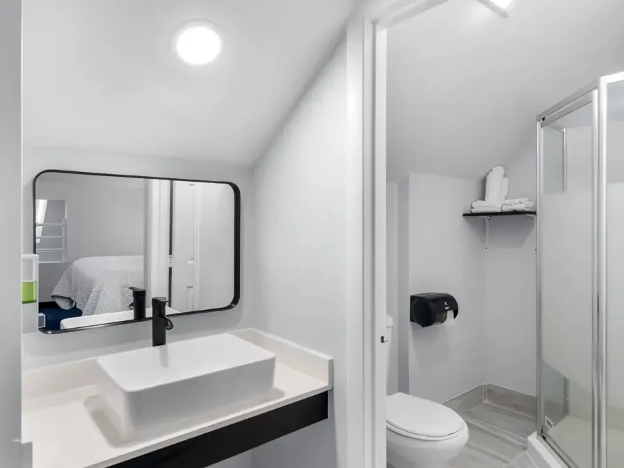 TRC1493_Bathroom-3-PRO-Approved-11-27-24.webp