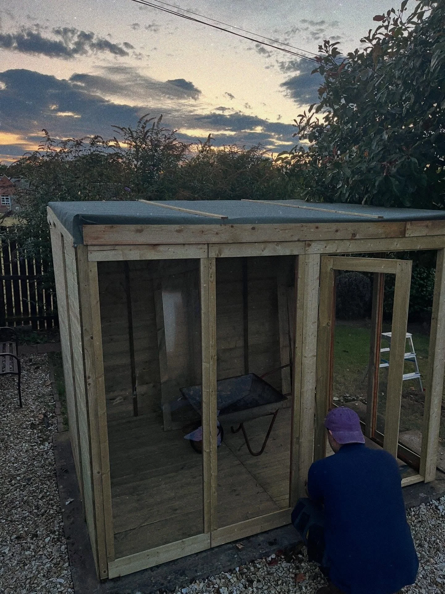 From greenhouse to summer house 🌱➡️🏡
We carefully dismantled the old structure and gave the garden a brand-new focal point &ndash; a cosy summer house, built to last. Perfect for relaxing, entertaining, or just enjoying the sunshine ☀️

Big transfo
