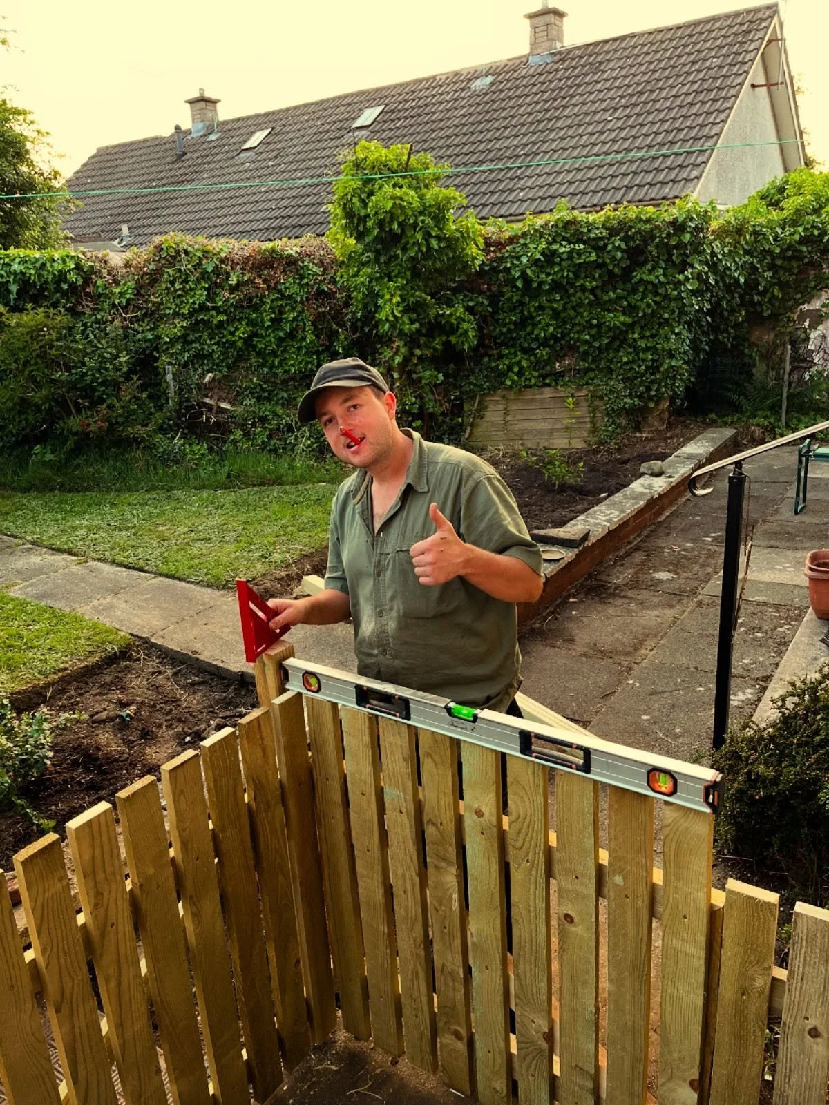Building a new fence section to smarten up this garden 🪚🪵

Level, solid, and ready to last ✅.

Whether it&rsquo;s indoors or outdoors, we take on all kinds of handyman jobs across Edinburgh &amp; the Lothians.

#Edinburgh #LothianHandyman #Handyman