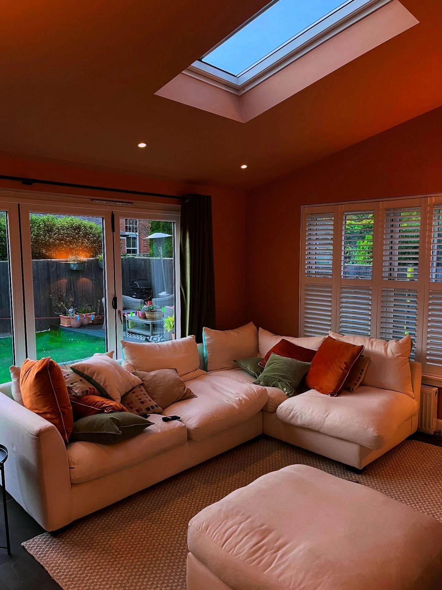 Decorated this cosy peach-toned living room from scratch 🍑✨
Warm textures &bull; skylight glow &bull; clean layout
Edinburgh-based handyman &amp; home stylist | Lothian Handyman 🛠️ #LothianHandyman #EdinburghHandyman #ScotlandHandyman #HandymanEdin