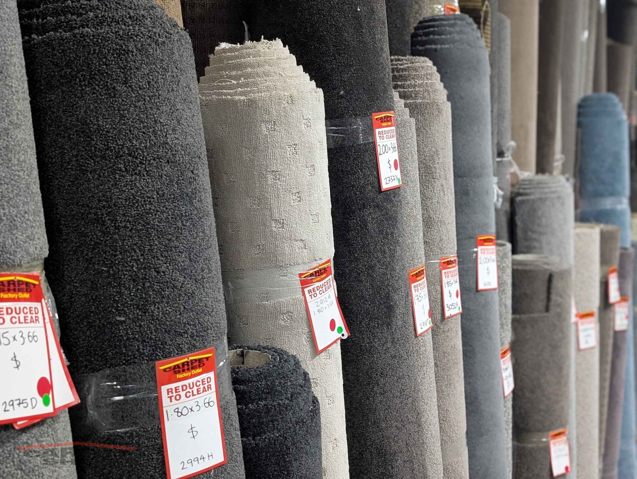 Our warehouse wall has hundreds of metres of offcuts ranging from around 1.0L/M (1.0m x 3.6m) up to 4.0L/M (4.0m x 3.6m).
From modern greys to funky Axminster, and everything in between, the remmy wall is perfect for finding carpet to tackle those
