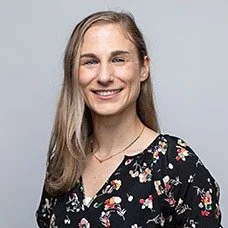 Headshot of Sarah Robb