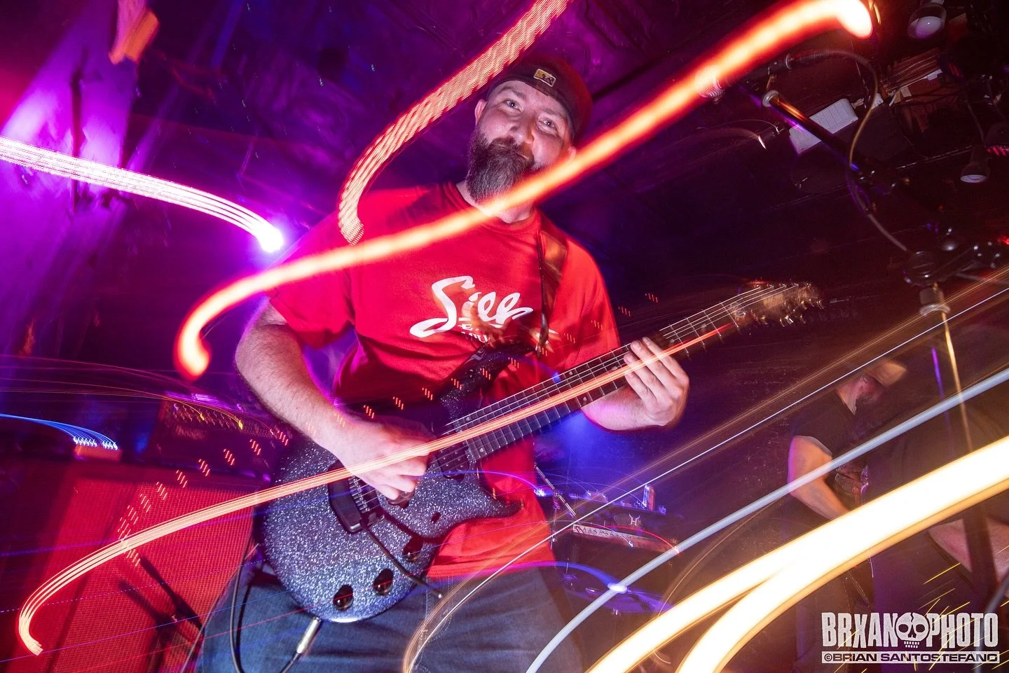 Streaks | @smturnbull30 

📸: @brxanphoto 

🎸: @johnpetrucciofficial @music_man 

#HEMI #HEMIMUSIC #seanturnbull #guitar #metalguitar #guitaristsofinstagram #guitarplayer #guitarist #chicagomusic #metal #metalguitar #metalguitarist #guitarworld