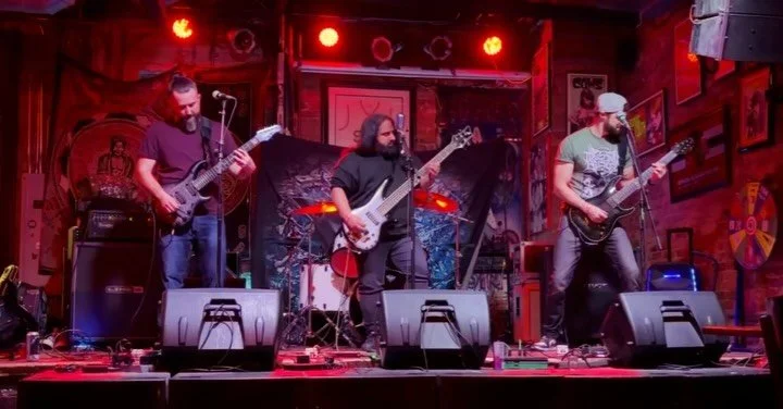 Death Wizard fall to hell. 

📸: @beepbeepbean 
🏟️: @reggieslive 

#HEMI #HEMIMUSIC #metal #heavymetal #chicago