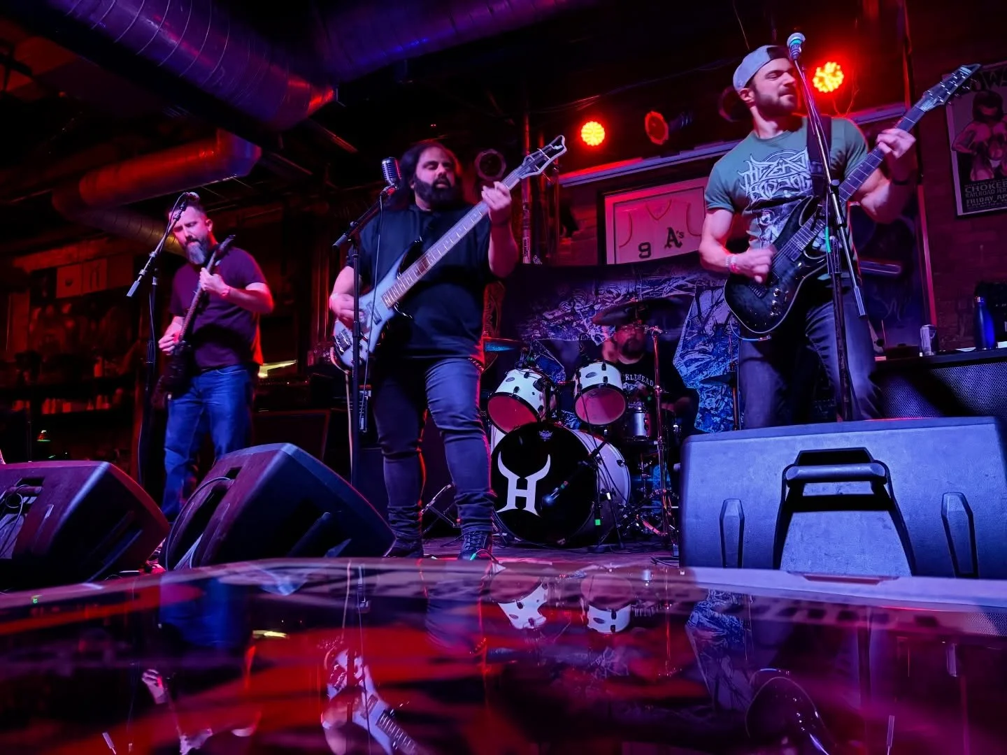 Gotta get these show pics out before the world gets GTA 6

👤: @smturnbull30 / @trentzuberi / @gupsdrums / @scratchnshred 
🏟️: @reggieslive 
📸: @beepbeepbean 

#HEMI #HEMIMUSIC #heavymetal #metal #chicago