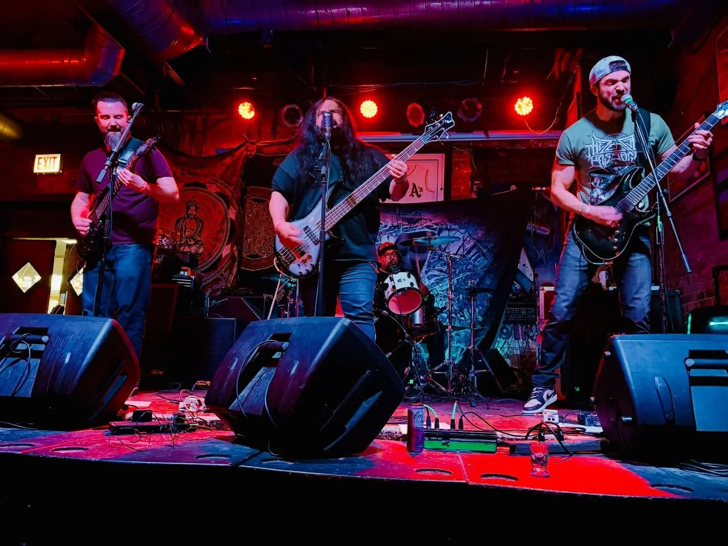 That Reginald throws a hell of a party.

🏟️: @reggieslive 
👤: @smturnbull30 / @trentzuberi / @gupsdrums / @scratchnshred 
📸: @beepbeepbean 

#HEMI #HEMIMUSIC #chicago #metal #heavymetal
