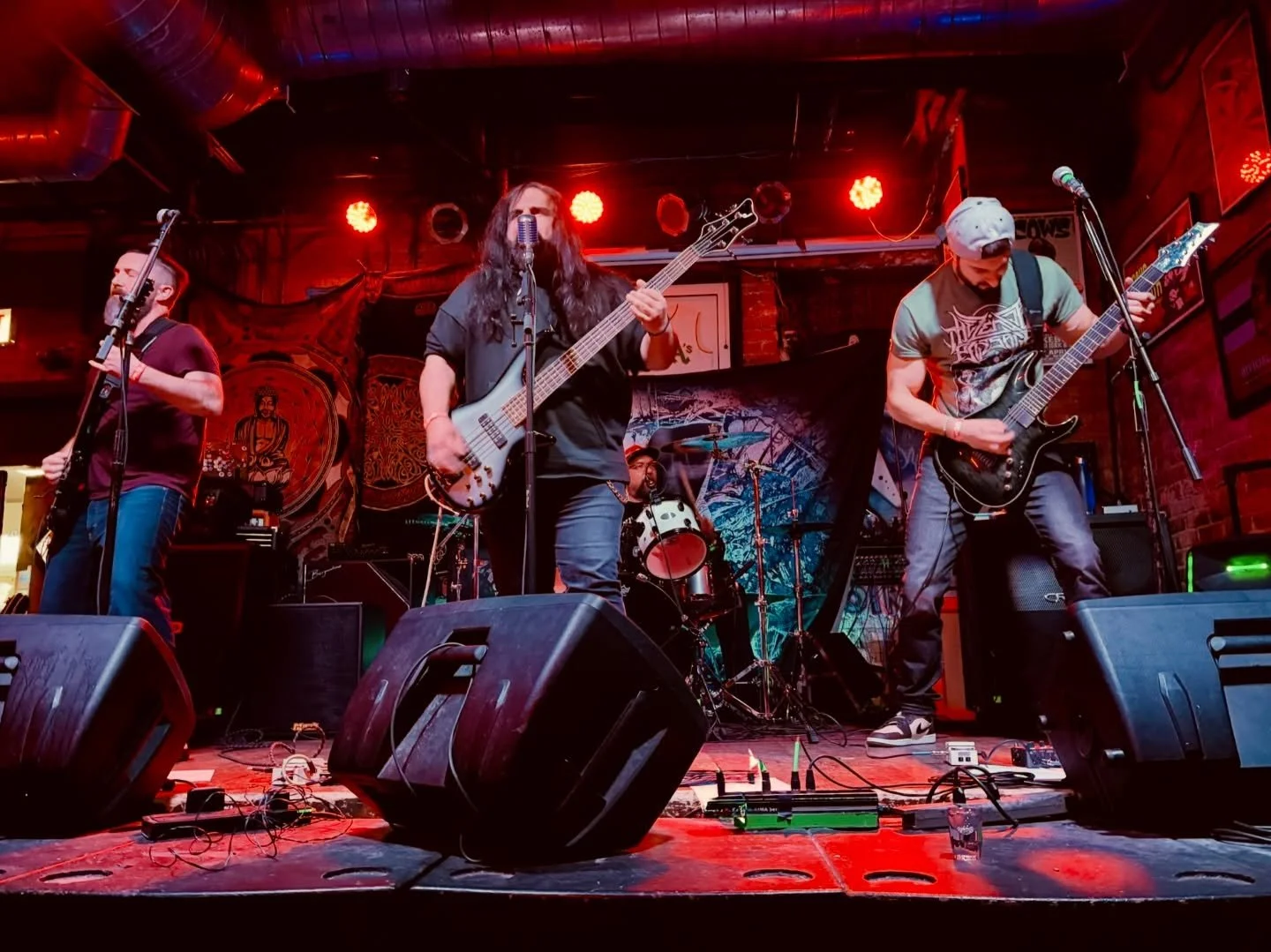 No foul play detected.

👤: @smturnbull30 / @trentzuberi / @gupsdrums / @scratchnshred 
🏟️: @reggieslive 
📸: @beepbeepbean 

#HEMI #HEMIMUSIC #heavymetal #metal #metalband #chicago #music