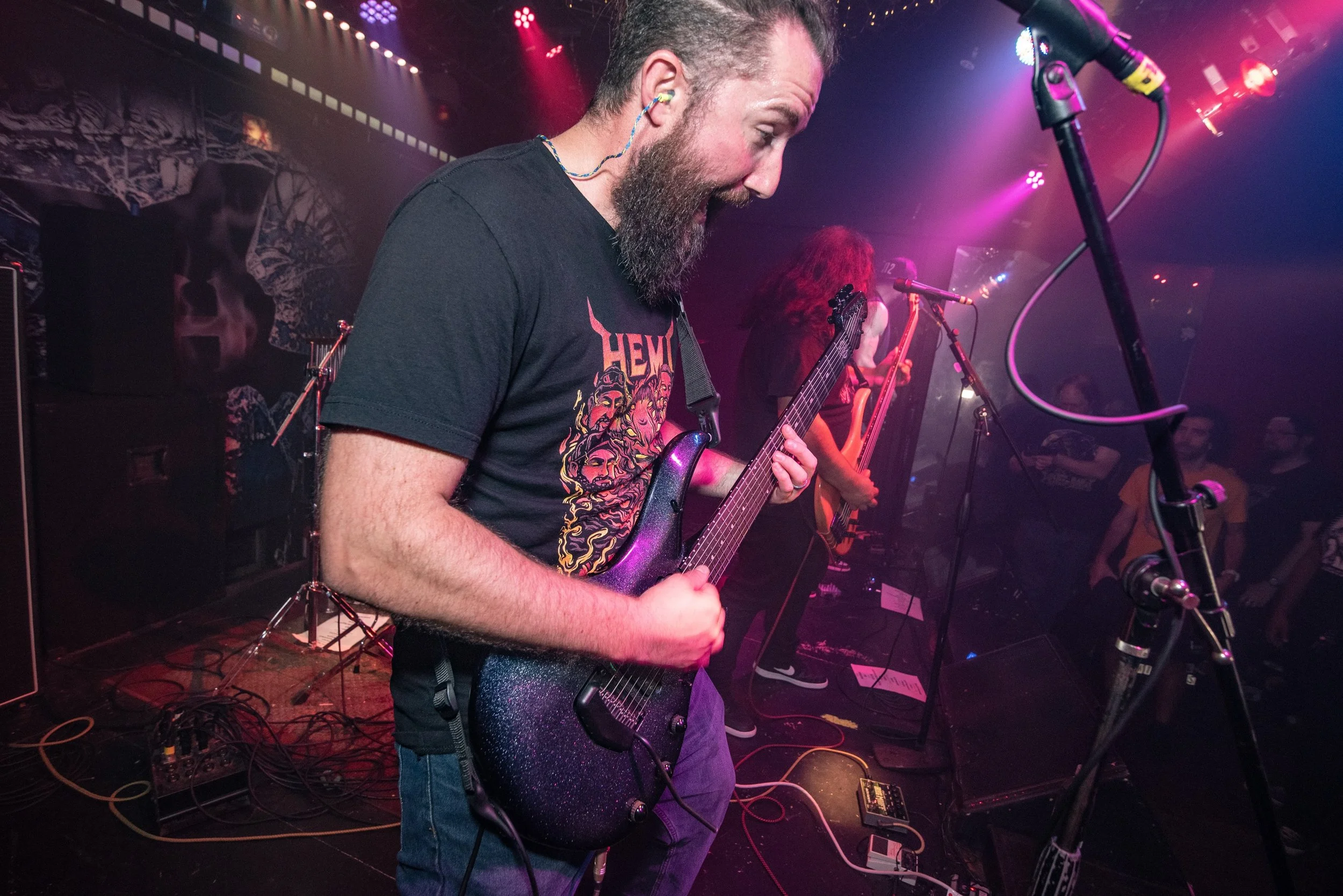 📸: @brxanphoto | 👤: @smturnbull30 | 🏟️: @liars.club | 🎸: @music_man 

#HEMIMUSIC

&mdash;&mdash;

#HEMI #chicago #guitar #guitarist