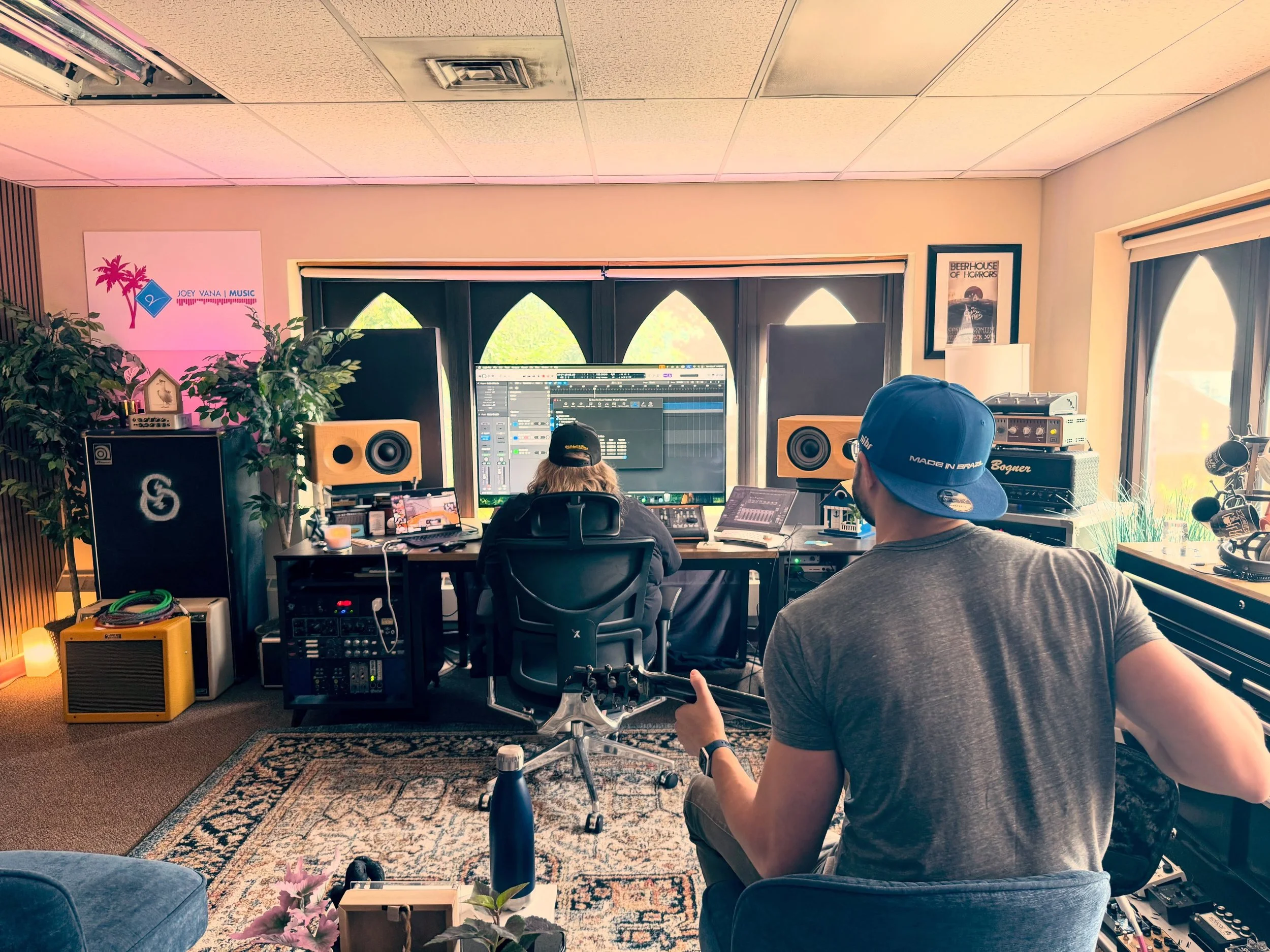New track studio day 1 with @joeyvanamusic 

Stage 1 - Guitar structure | @scratchnshred 

#delulu

#HEMI #HEMIMUSIC #newmusic #recording