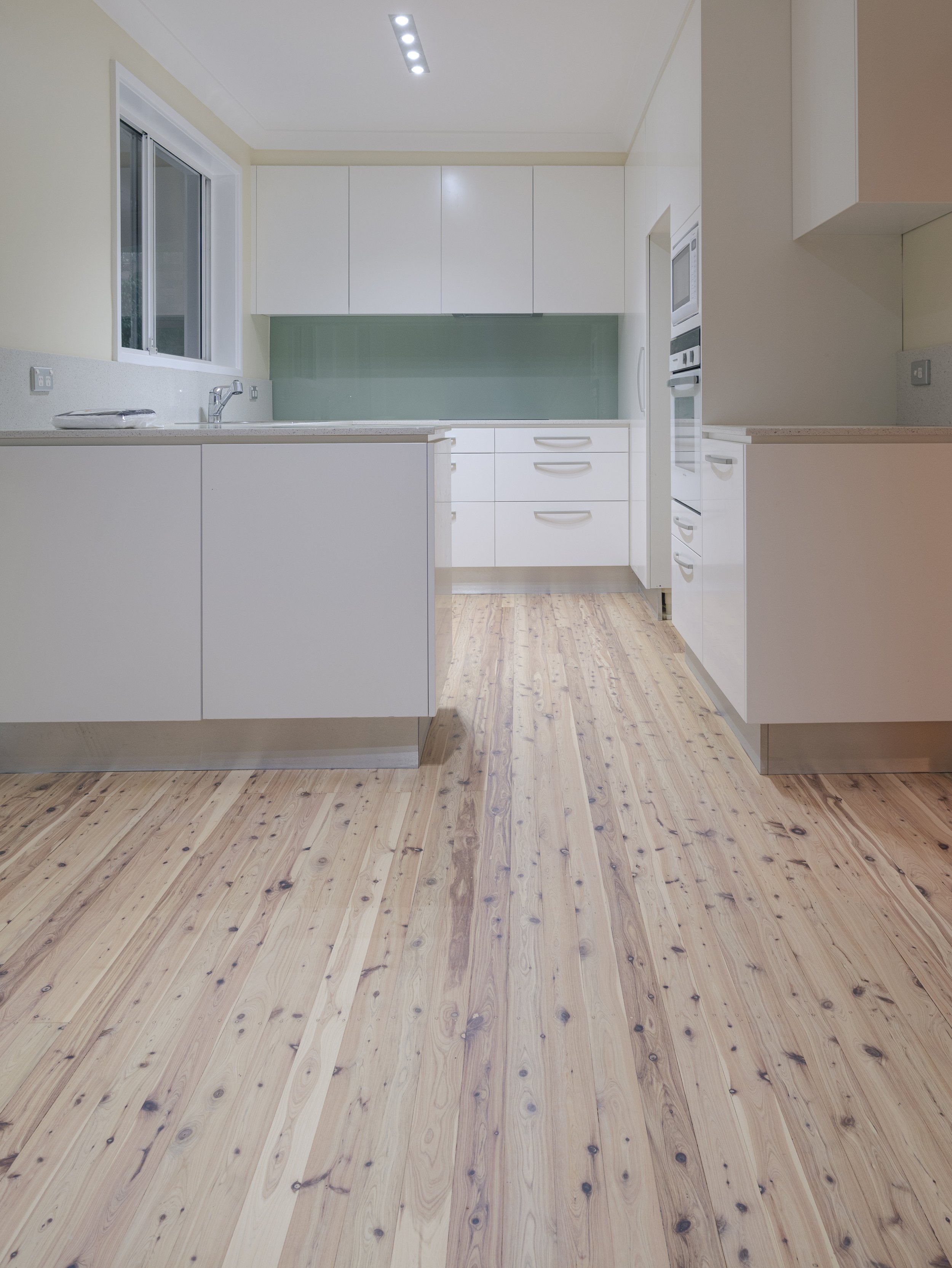 Loba invis + custom whitener.JPG