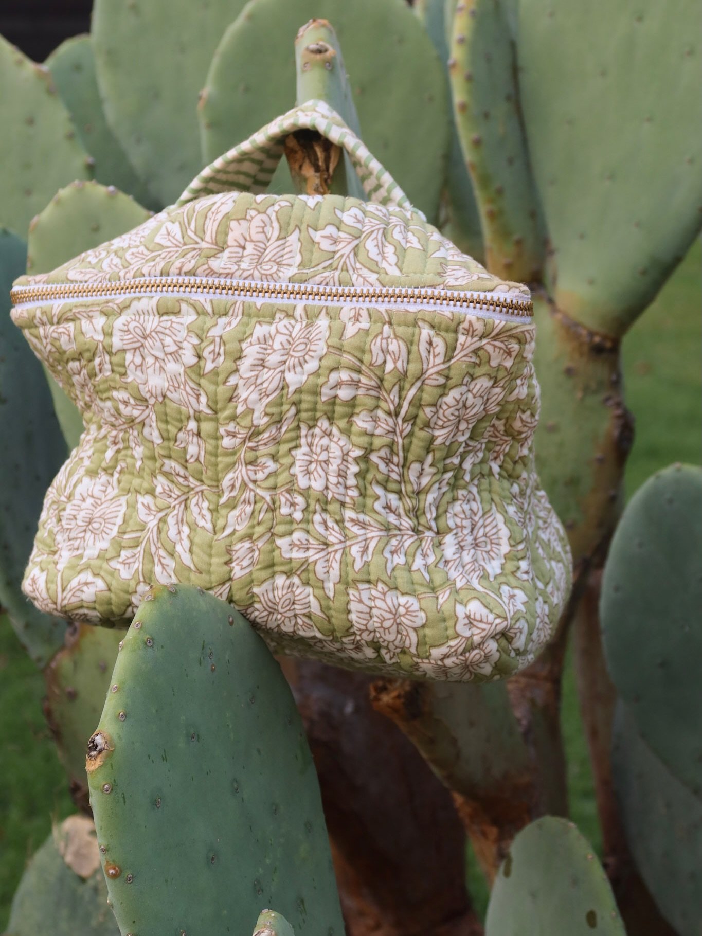 The final step to your routine 🤍

Designed to hold your essentials with intention 🌵✨