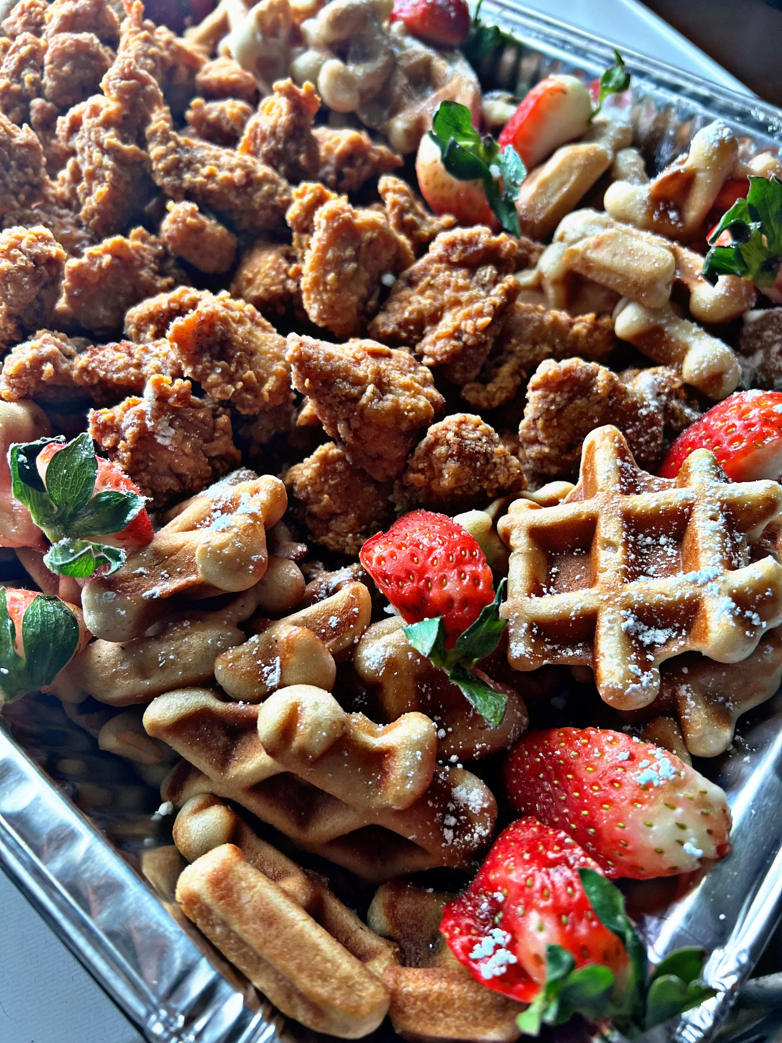 Ckn & Waffle Platter