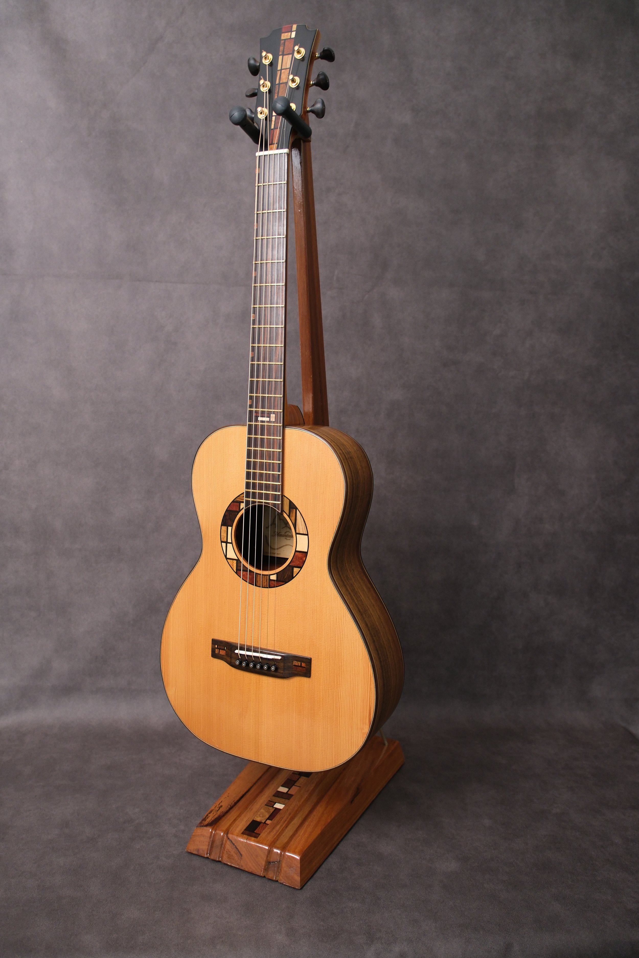 Mountain Art Guitars - Student Build