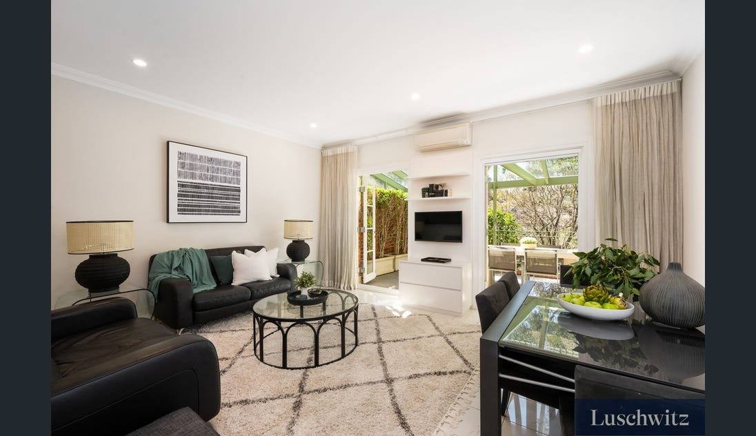 Pymble-6/8 Park Cresent, Pymble-Casual Lounge