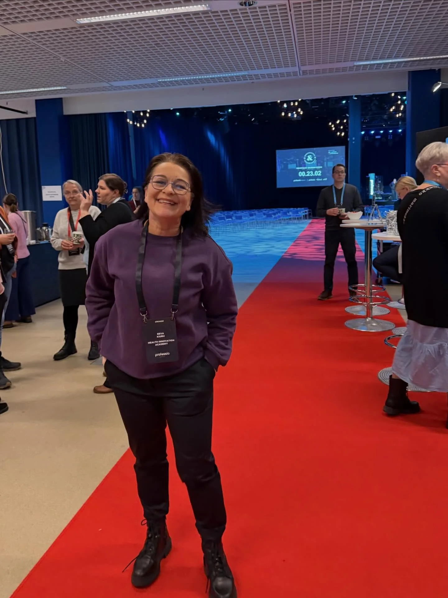 Osastonhoitajien ja hoitoty&ouml;n johtajien ty&ouml;n kuormitus on todella kova. 

Vuoden hoitoty&ouml;n johtajaksi valittua Suursuon sairaalan ylihoitaja Saija-Riitta Eskola-Manneria lainaten ty&ouml; on monelle selviytymist&auml; p&auml;iv&auml;st