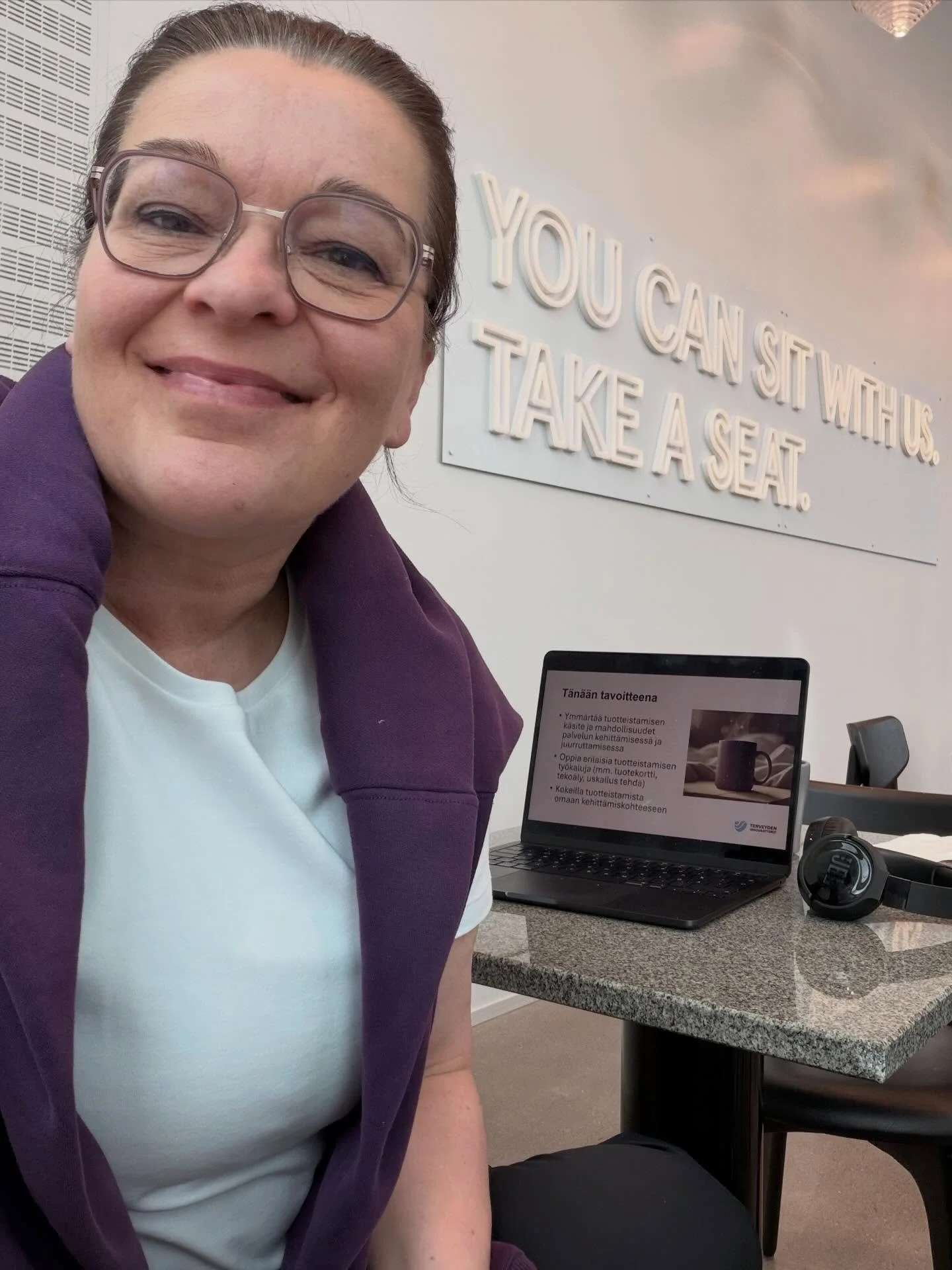 Huomenna j&auml;nnitt&auml;v&auml; p&auml;iv&auml; kun kokeillaan j&auml;lleen jotain uutta. Fasilitoin Helsingiss&auml; @tarkeissatoissa -verkoston tuotteistamisty&ouml;pajan Kuntatalolla. 

Jokainen osallistuja kokeilee tuotteistaa omaa kehitt&auml