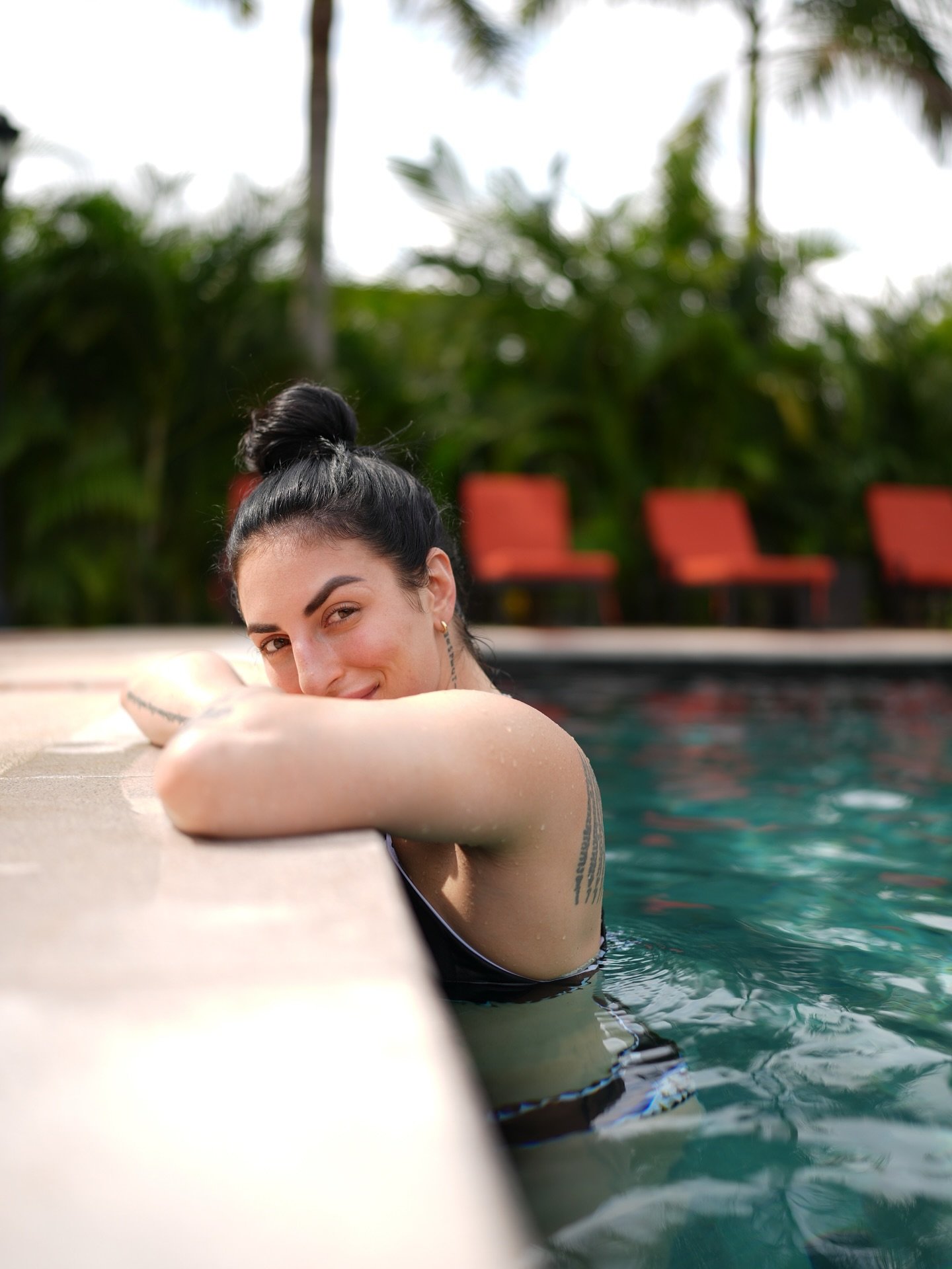 Something about the sun beating on my face, taking time to myself and taking care of my body 💫🖤☀️