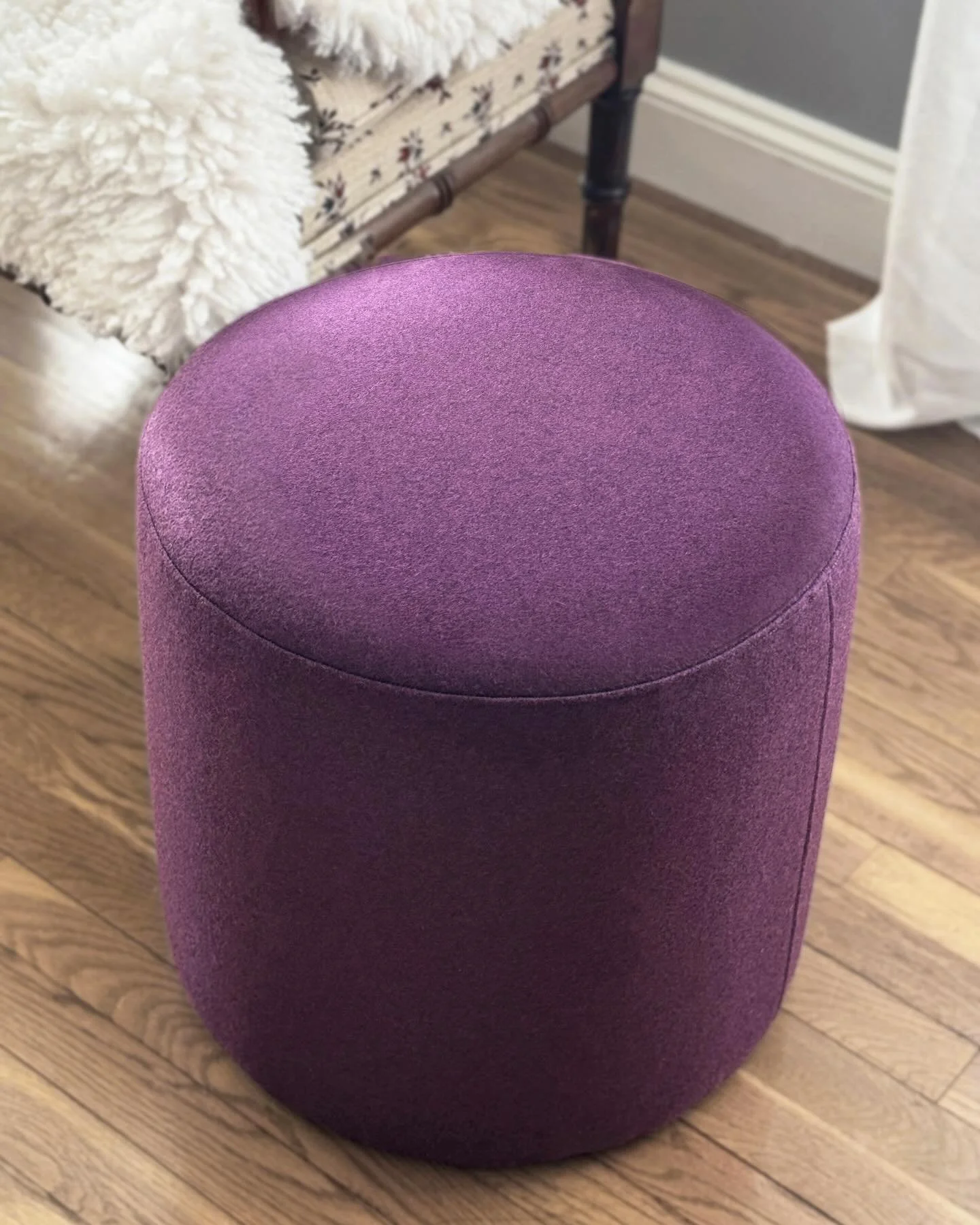 A note on color&hellip;
This shade of plum shifts with the light- softer in the morning, deeper by evening.
It adds depth without overwhelming a space.
@andfoundfurnishings 
#upholsteredfurniture #interiordesign 
#customfurniture 
#designobject 
#int