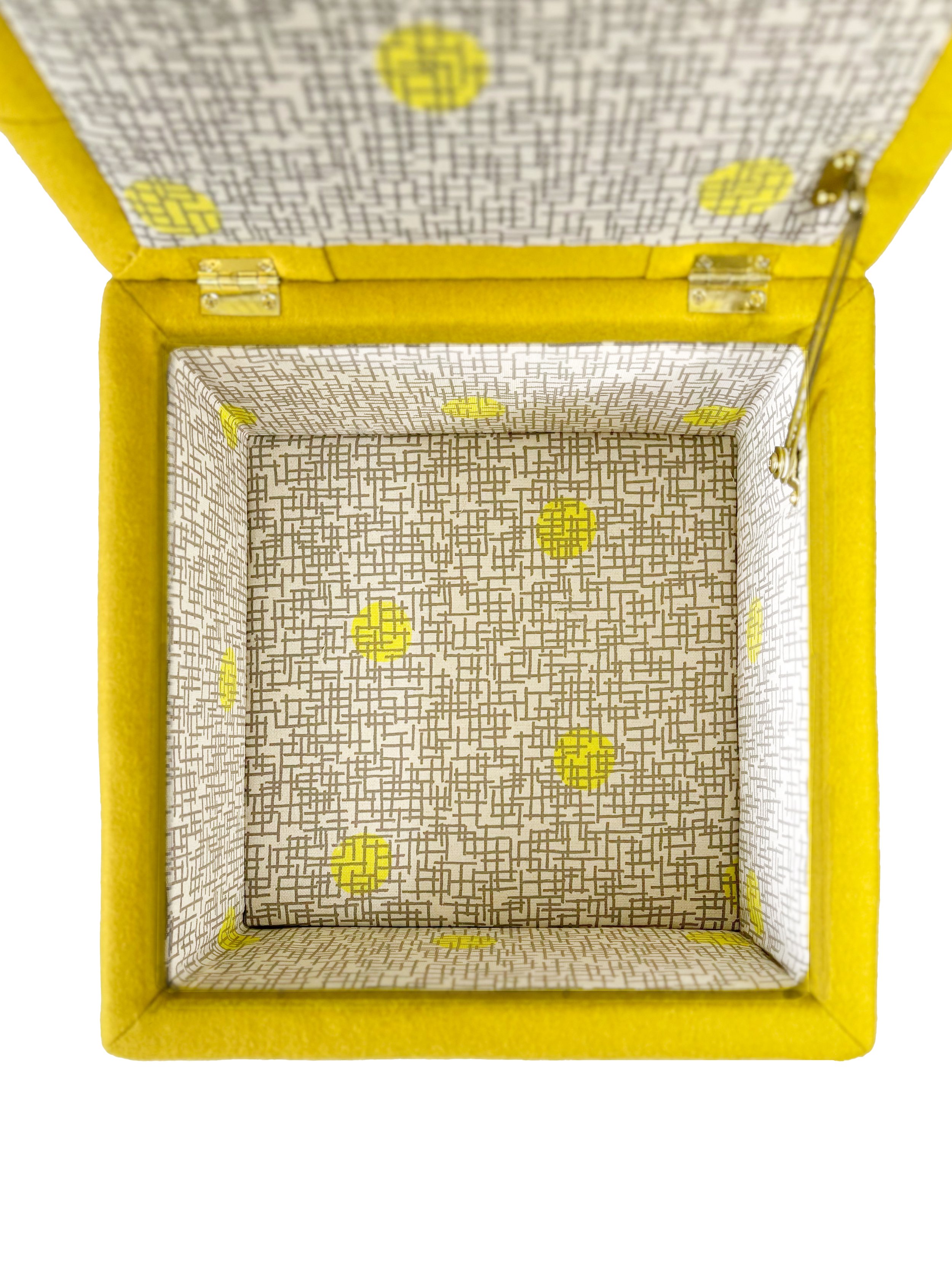 Fifi Lateral_Inside.jpg