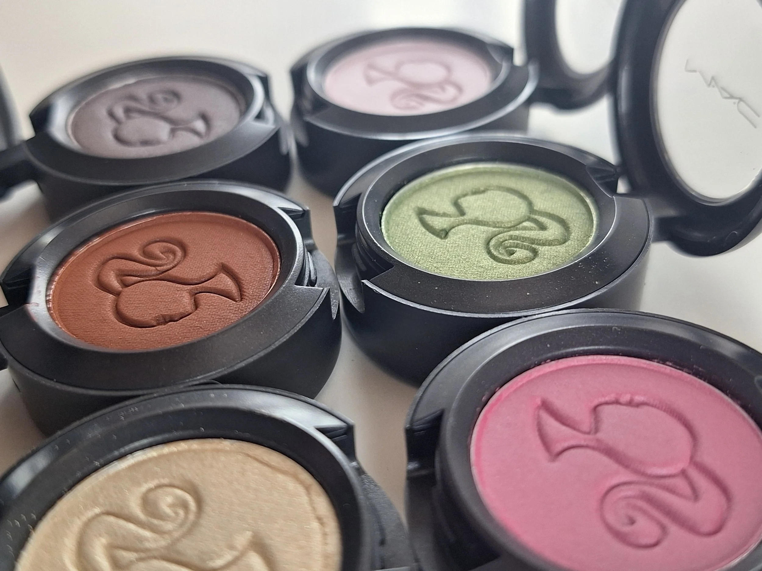 Mac Barbie Eyeshadow