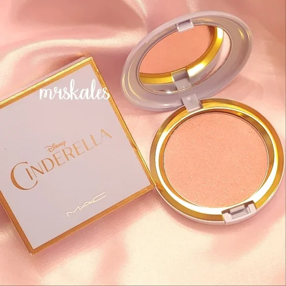 M·A·C x Disney Cinderella — Iridescent Pressed Powder