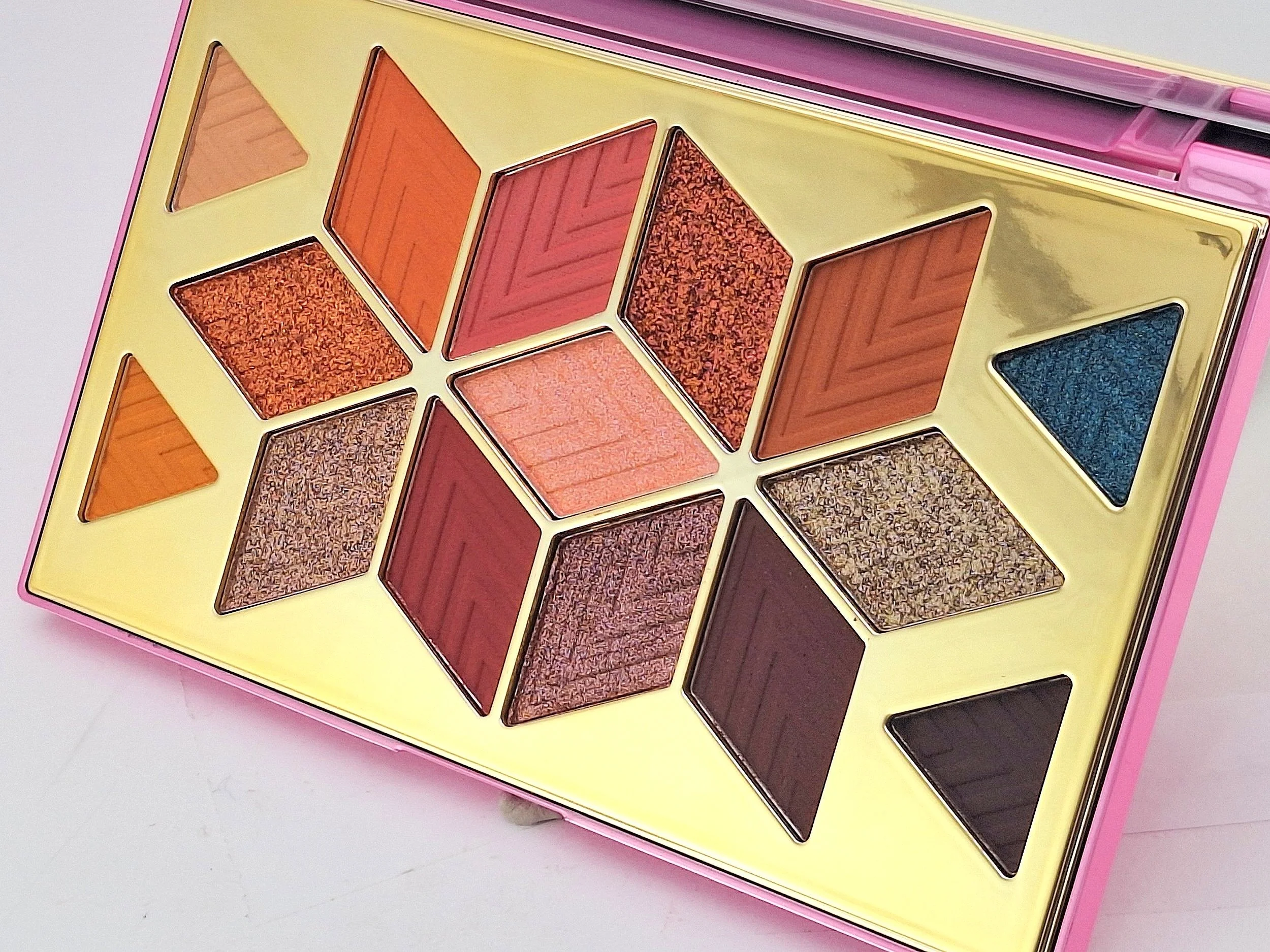 PÜR x Barbie – Endless Possibilities II Signature Eyeshadow Palette