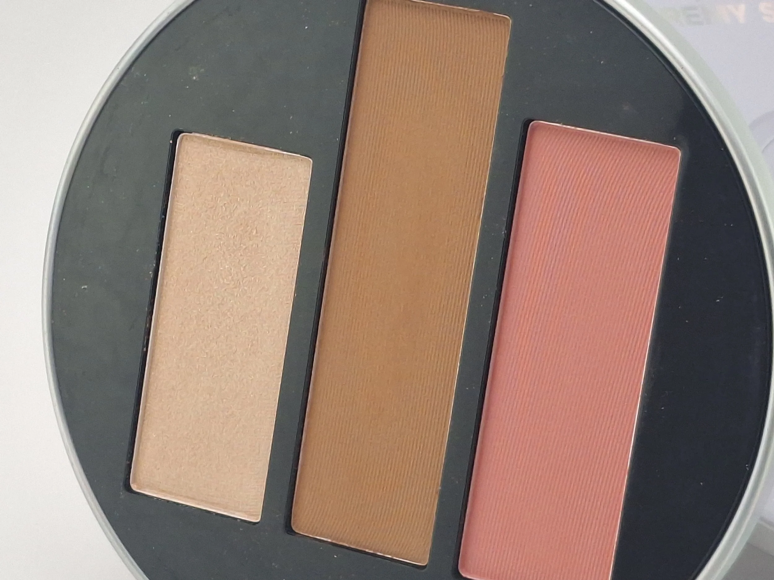 M·A·C × Jeremy Scott Cheeky Volume 1 – Rare Spotlight |