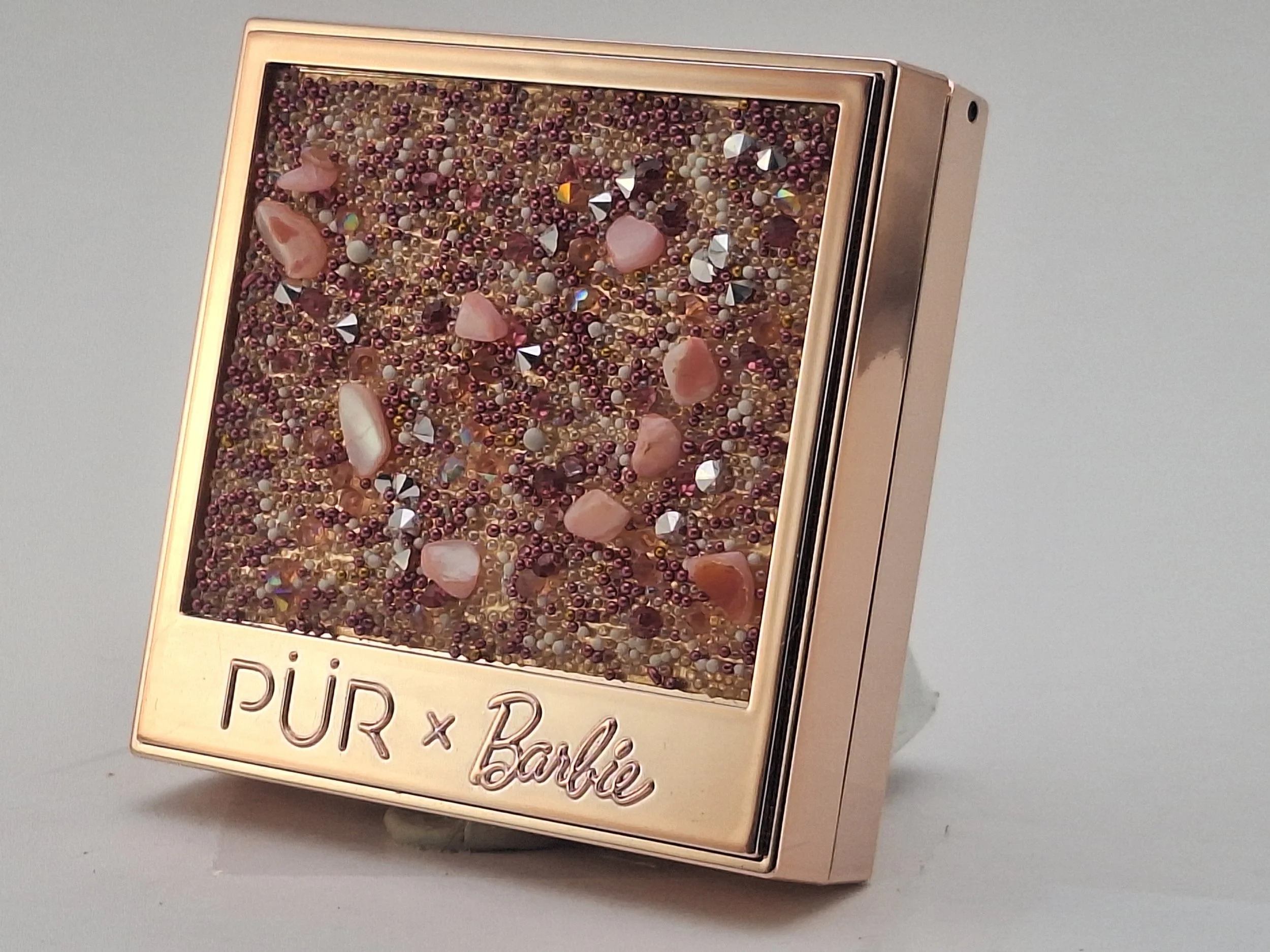 PÜR Cosmetics x Barbie – “Dream Glow” Signature Highlighter (60th Anniversary Limited Edition)
