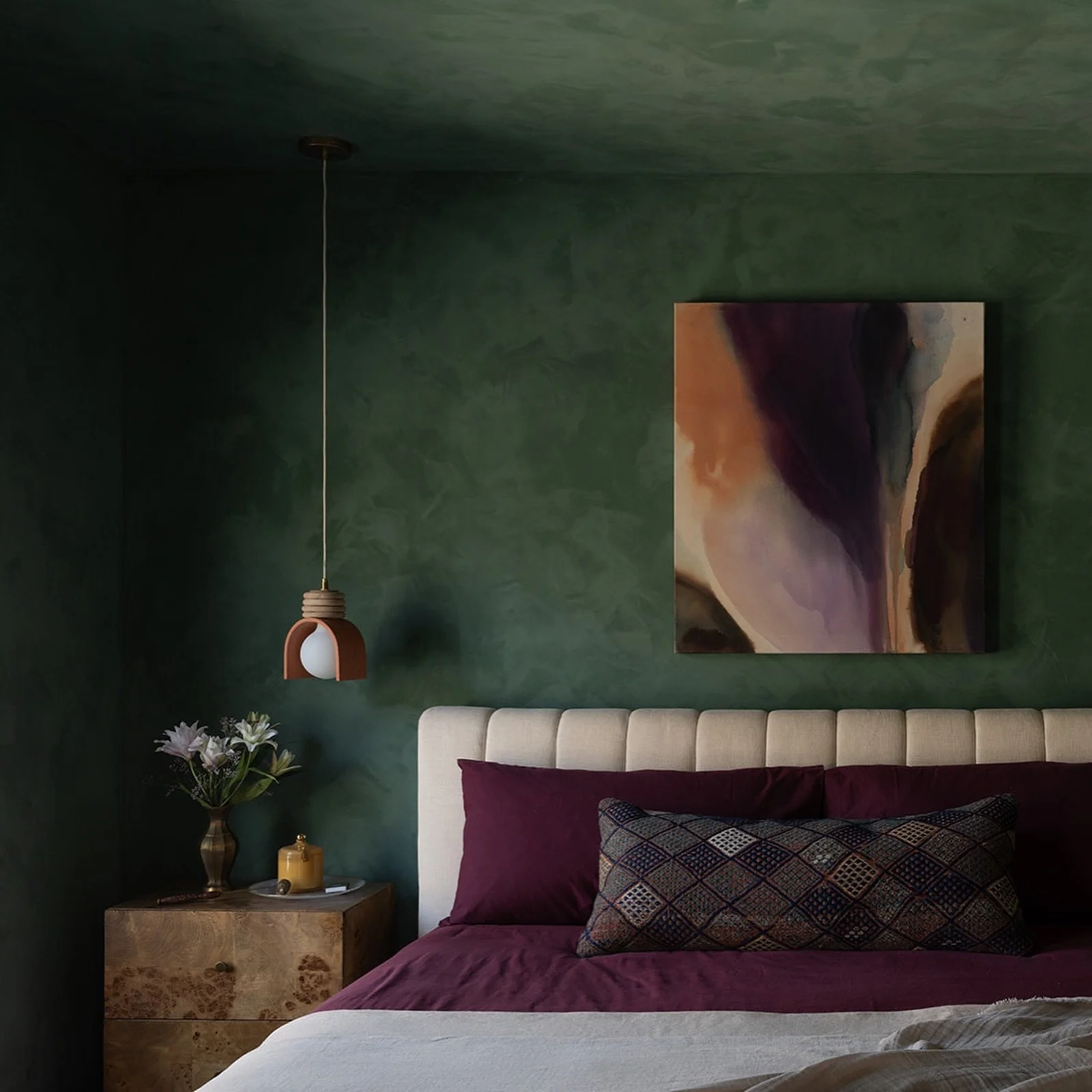 We wanted this guest room to feel like an exhale, the feeling you get when staying at a chic hotel you never want to leave. ✨✨

Wrapped in a deep emerald green, the space instantly shifts your nervous system, creating a sense of stillness, comfort, a