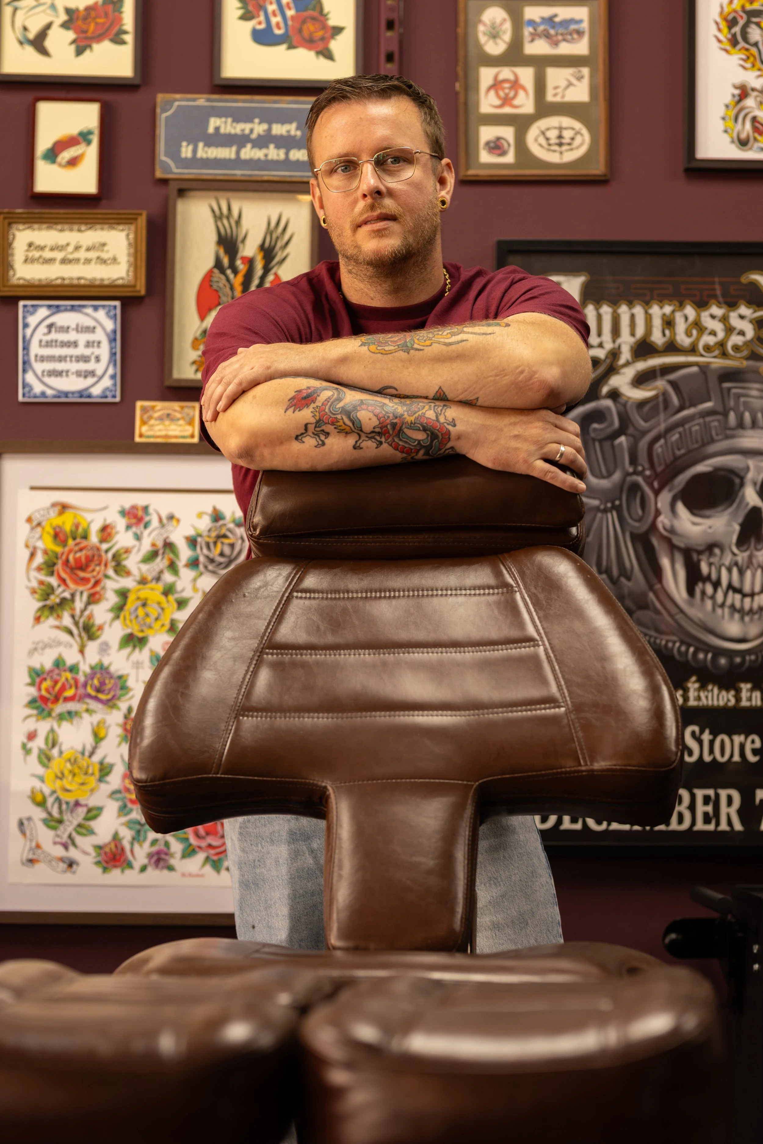 urjen Wielenga, tattoo artist bij Se7en Sins Tattoo, de beste tattooshop van Friesland nabij Sneek, Heerenveen en Leeuwarden, meester in veelzijdige tattoo stijlen voor unieke kunstwerken.