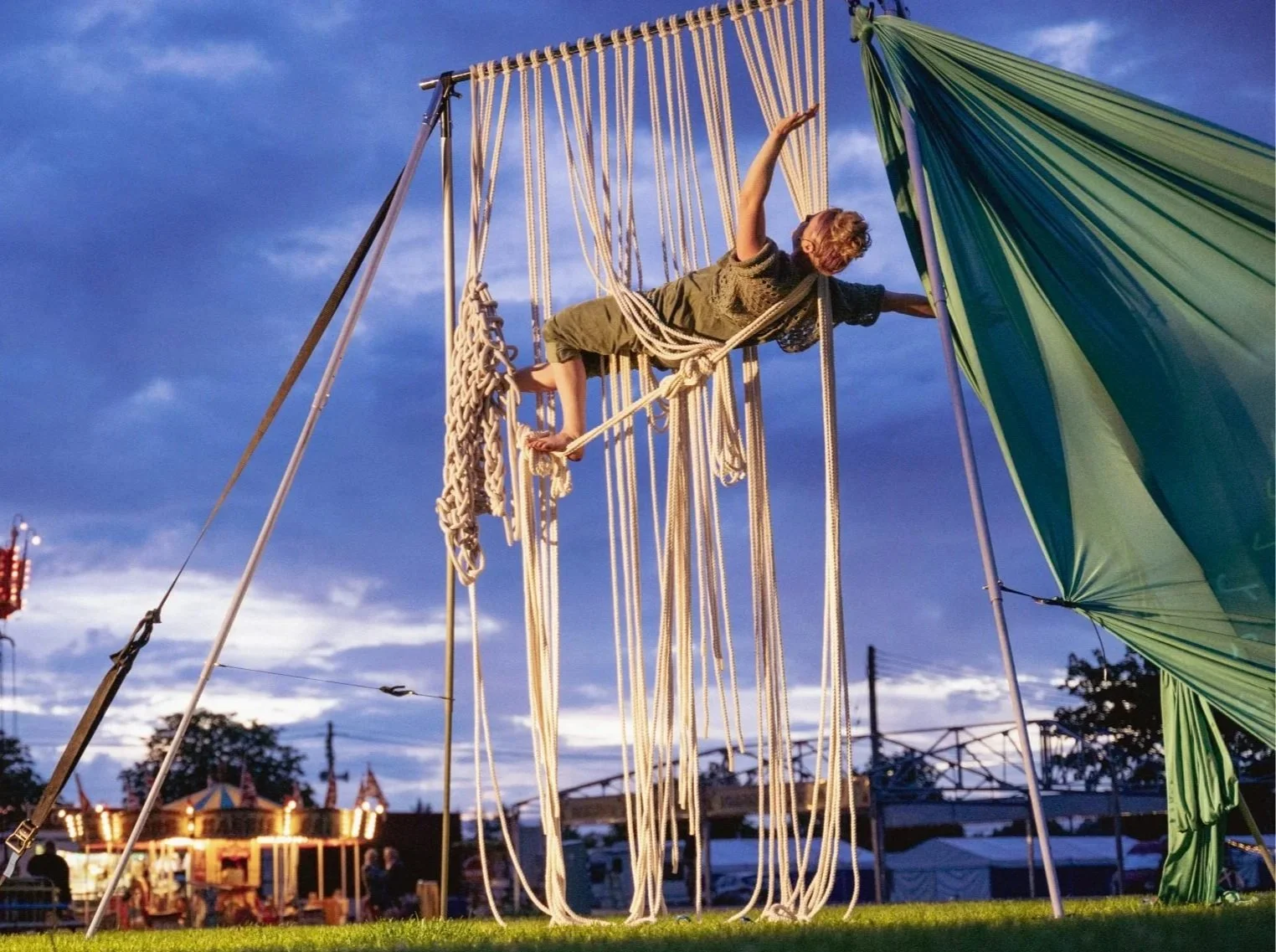 Sea With Me – A Magical Aerial Adventure

Join Tali on a magical journey from the seaside to the depths of a sea kelp forest in this enchanting aerial theatre performance. Featuring breathtaking aerial silks, hoop and multicordes, Sea With Me is a be