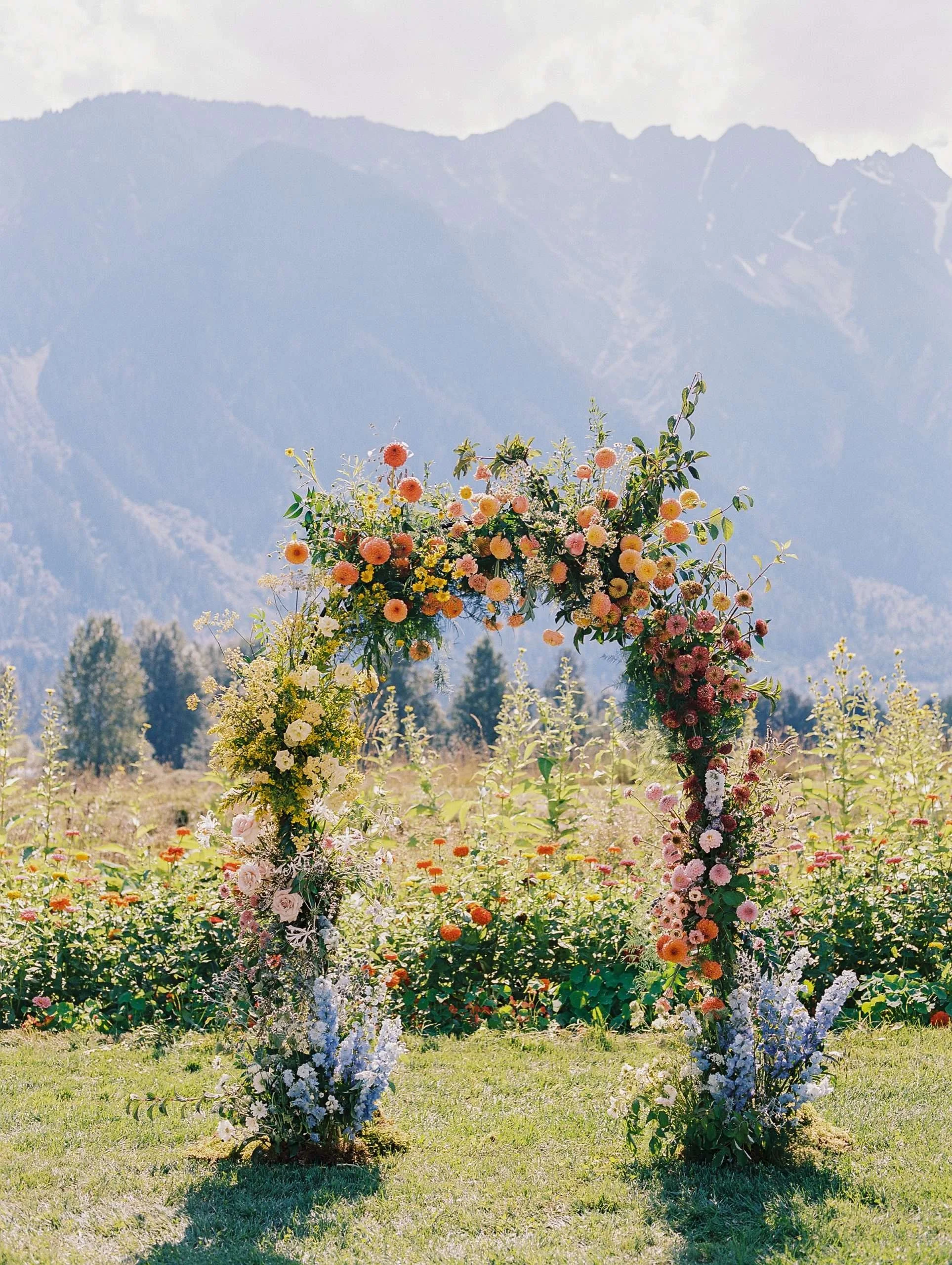 Getting Married at The Ritz-Carlton Lake Tahoe? Here's What Your Flowers Should Look Like
