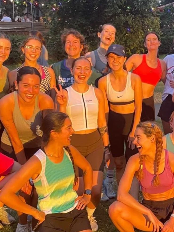 MEET ROBYN! 🦋 
Somewhere in between her travels and moving to Canada she signed up to our coaching 🤩

After having a stress injury last year, Robyn has slowly rebuilt her strength and is ready to go to the next level. Rebuilding after an injury is 