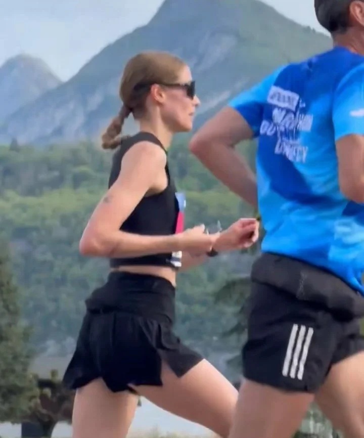 She floated to 25km-ish, hit a speed bump, and then fought back up again @marathonannecy 🤯⚡️

A very fancy long training run from this athlete indeed! Such an AMAZING effort that we are proud of x 
Just wow 

Road marathon &amp; PB ✅
First race sim 