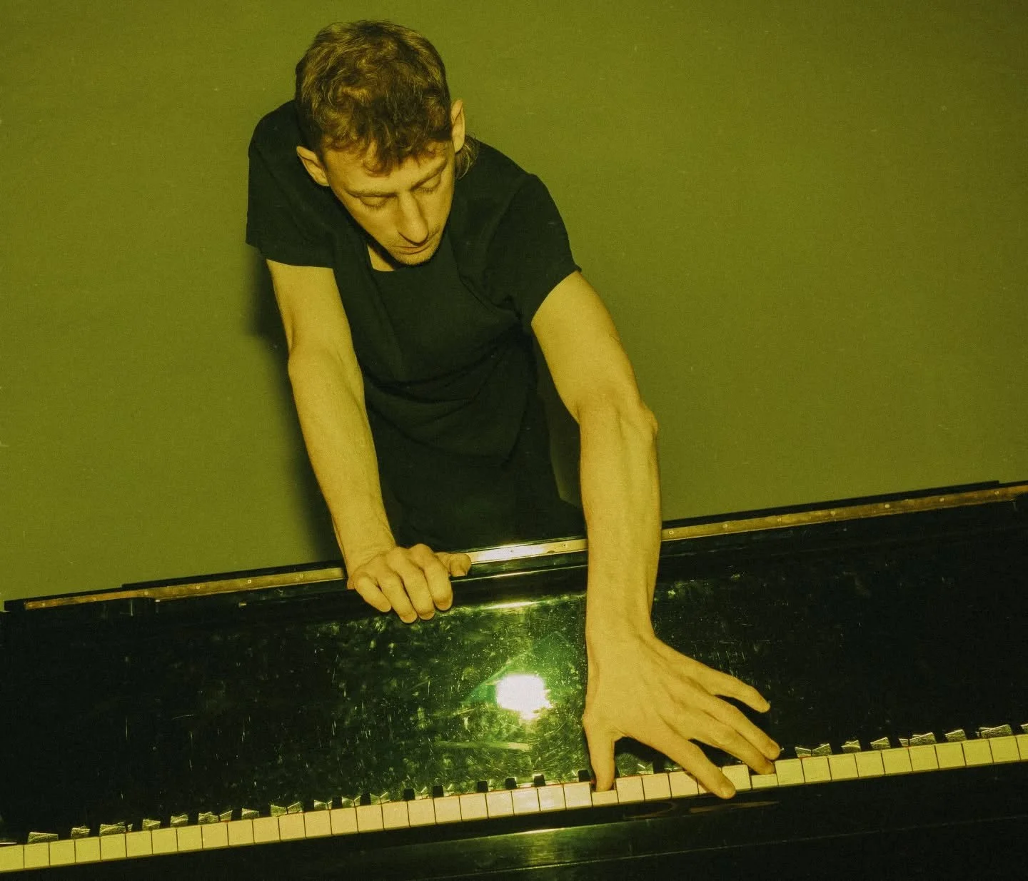 @lenn.smidt - pianist, improviser, composer.