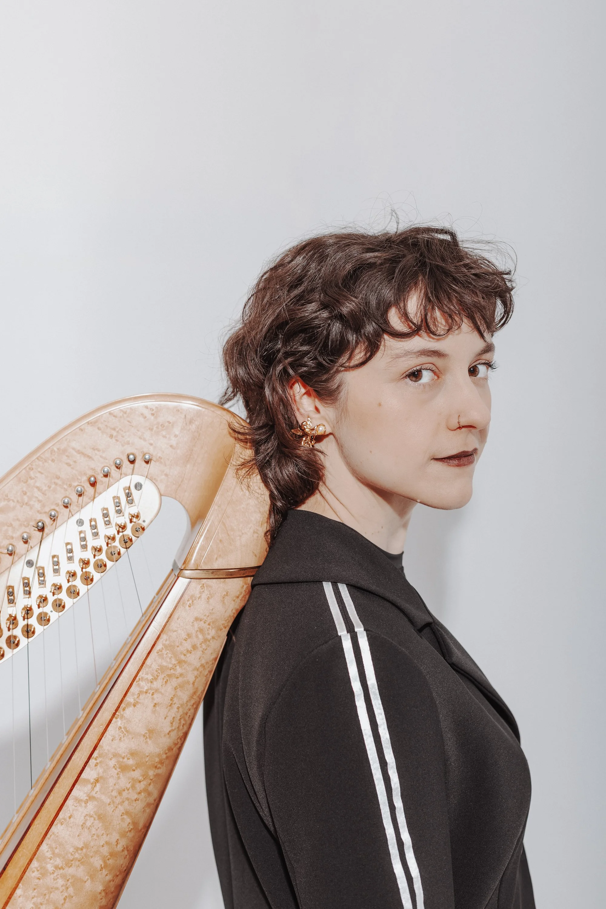 Teresa Emilia Raff - Performing musician, Harp, Voice, Berlin 2025