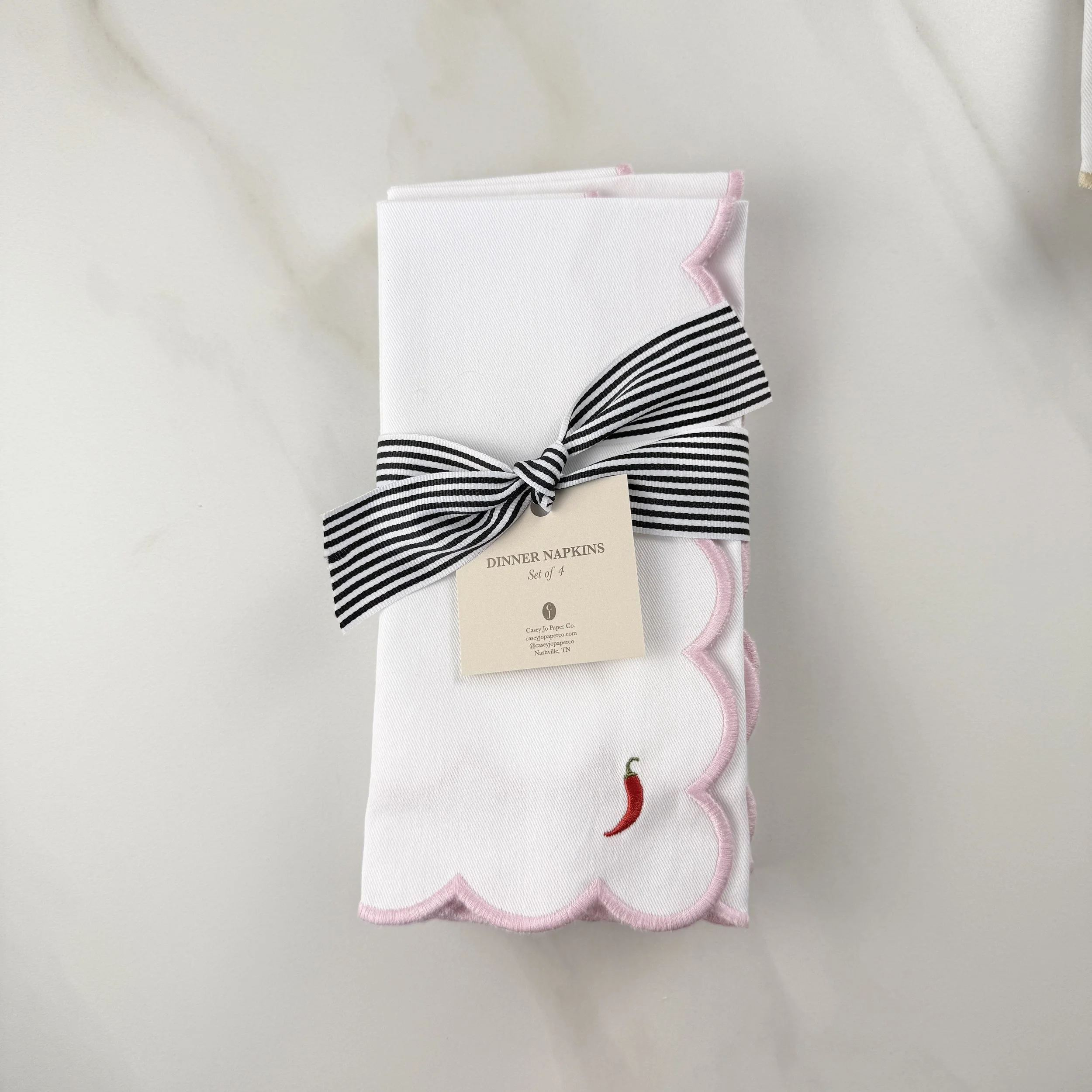 Scalloped Pepper Embroidered Dinner Napkin Set