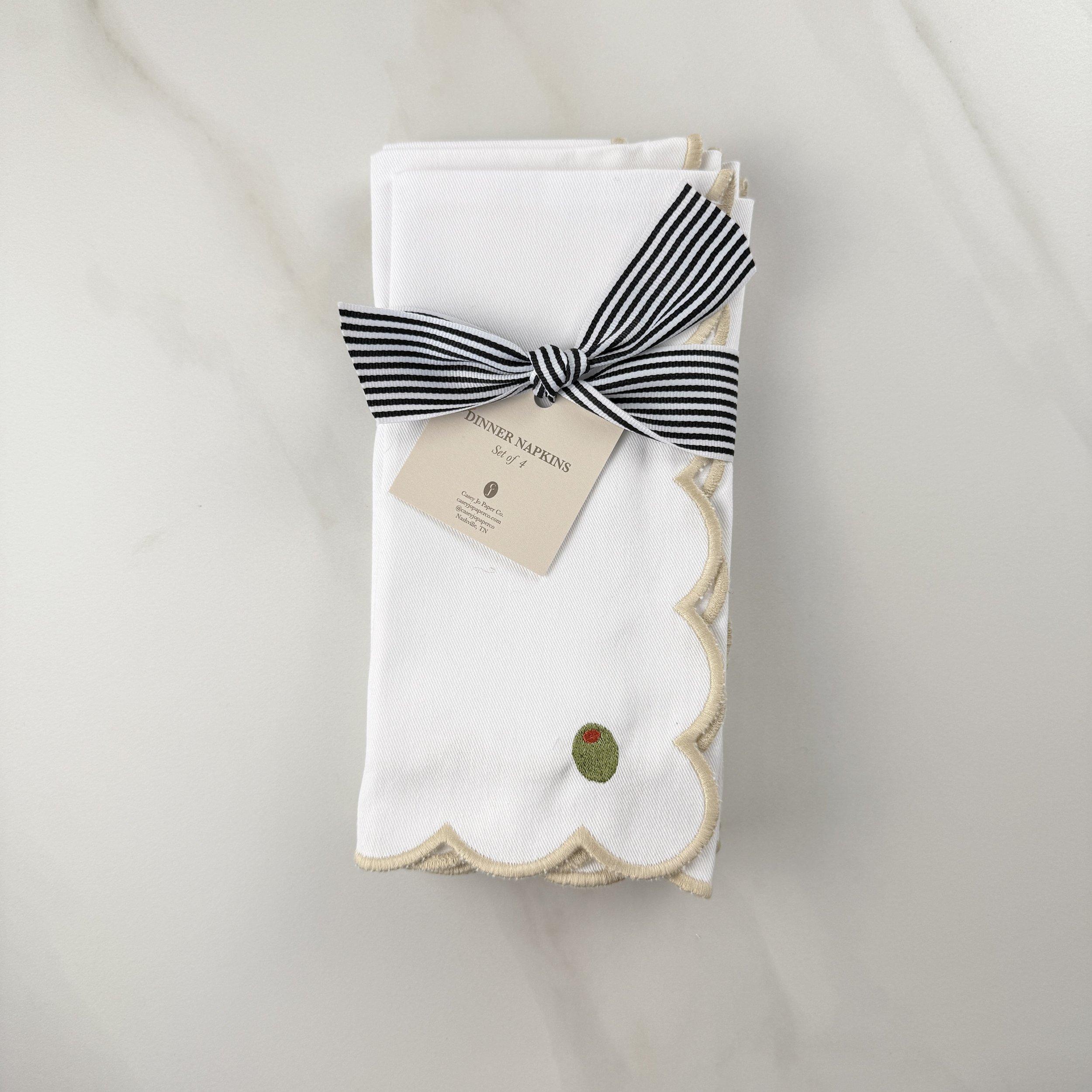 Scalloped Olive Embroidered Dinner Napkin Set