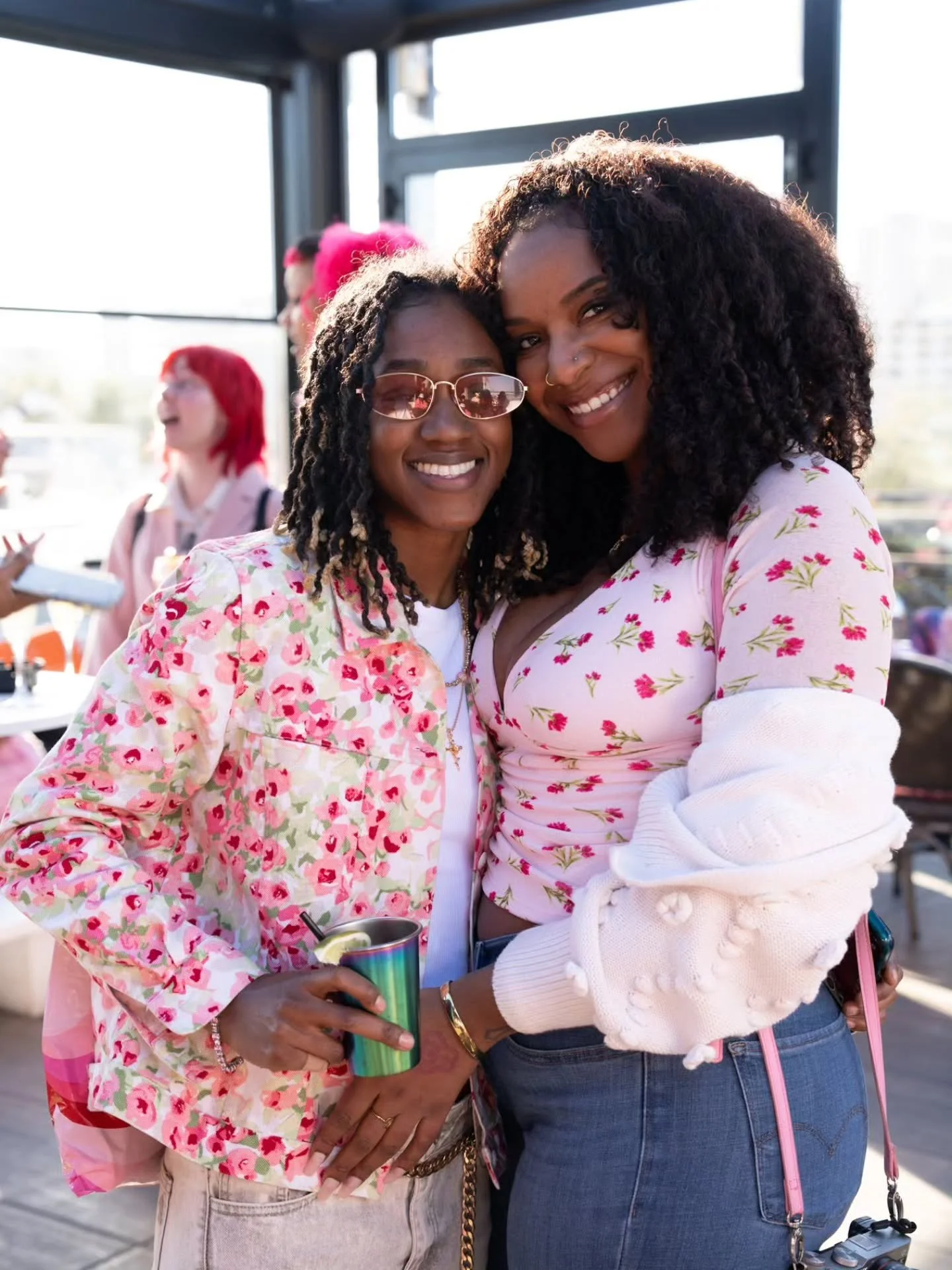 🥳💕WE HAD THE BEST LESBIAN BIRTHDAY🥳💕

Thanks so much to everyone who came through to celebrate this amazing one year milestone with us🎂🙌🏽

Y'all were so pretty in pink!😍😍😍😍

Huge shout-out to @sunsethouston for being our home for Sapphic H