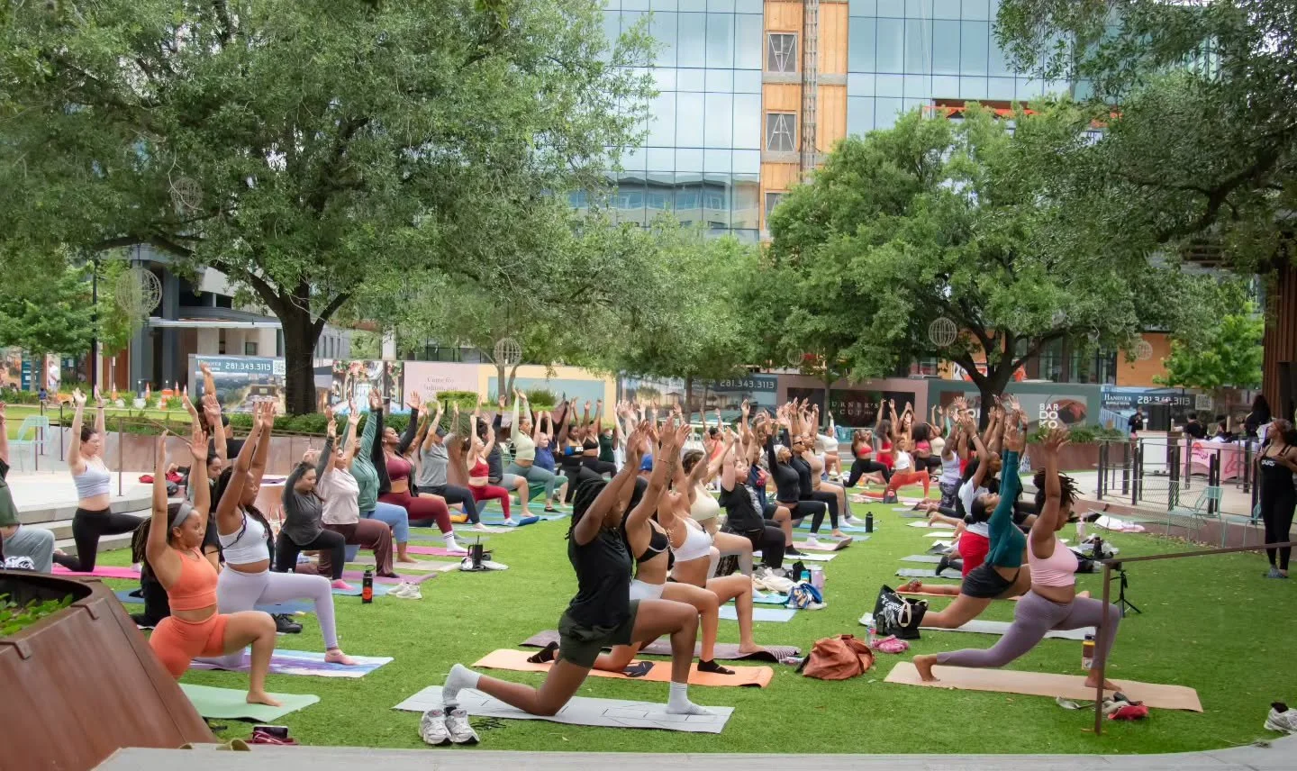 LOVE &amp; LIGHT WITH LEZZIES ON THE LAWN!

Sunday's Sapphfit Lezzies on the Lawn Yoga event was so beautiful and left us feeling so warm and surrounded by community and love🥹💕

Big shout-out to @thehealstate for leading such an amazing class and t