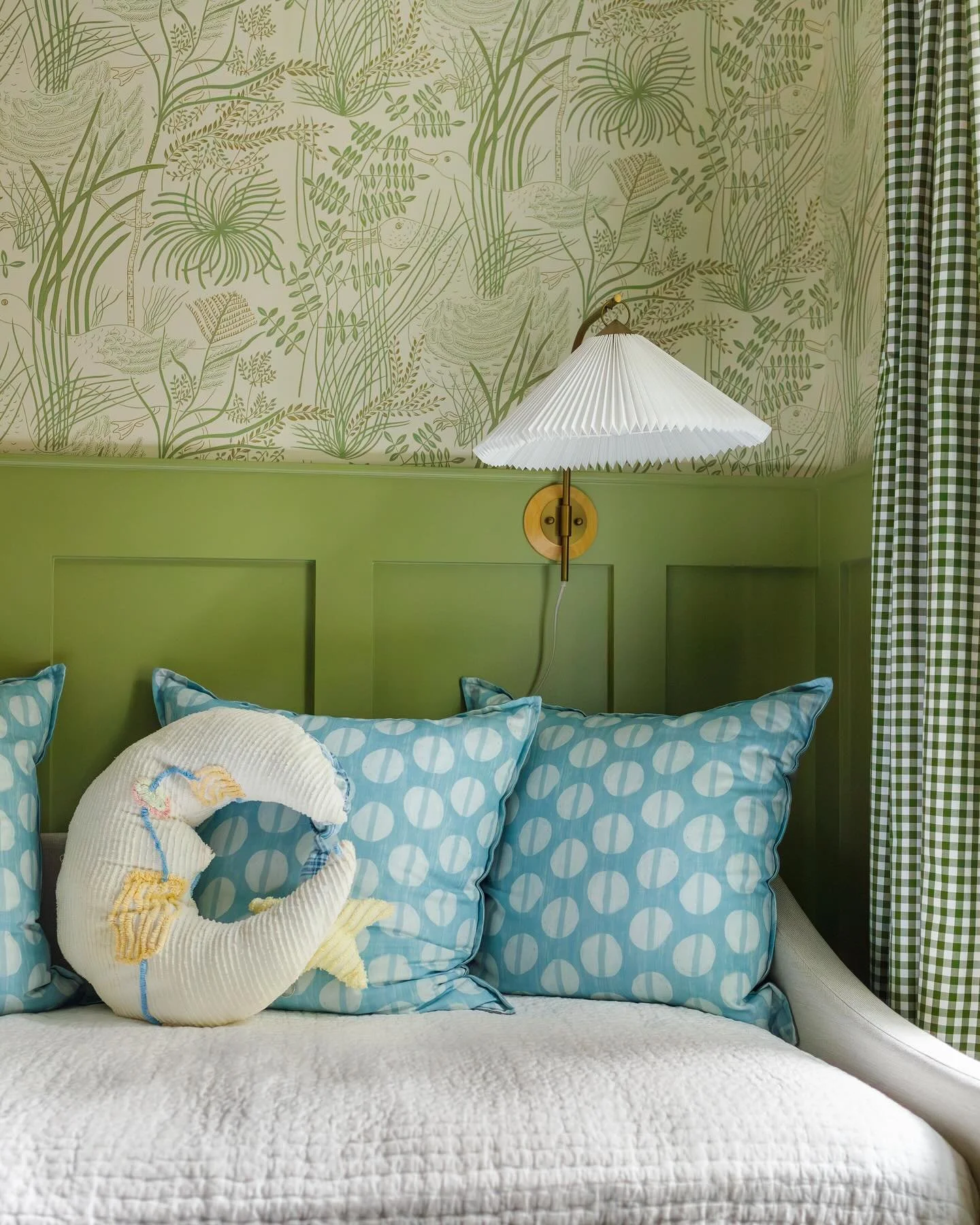 A tour around this months Louise Letter project feature. A house we’ve been working on over the past couple of years that’s slowly taken shape to be a warm and cozy, collected space for a sweet family 💛 | Photos: @colorcreativeco |