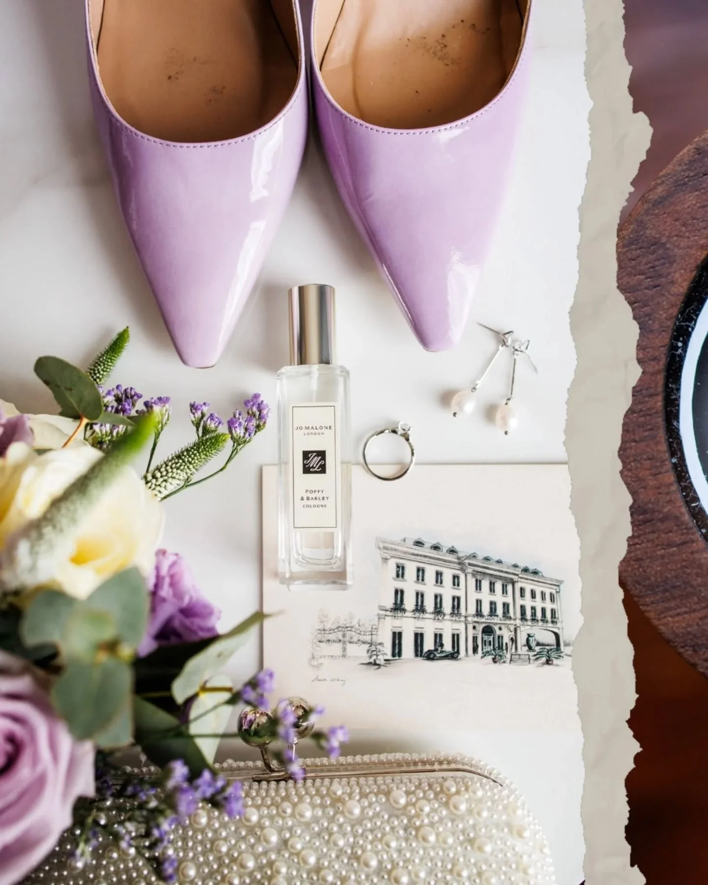 This @lawlorshotelnaas wedding was great craic last year. A lovely family wedding in the courtroom ceremony space ❤️&zwj;🔥 
📸 An hour and a half coverage captured lots of memories for N&amp;S! 
On the blog now ☺️