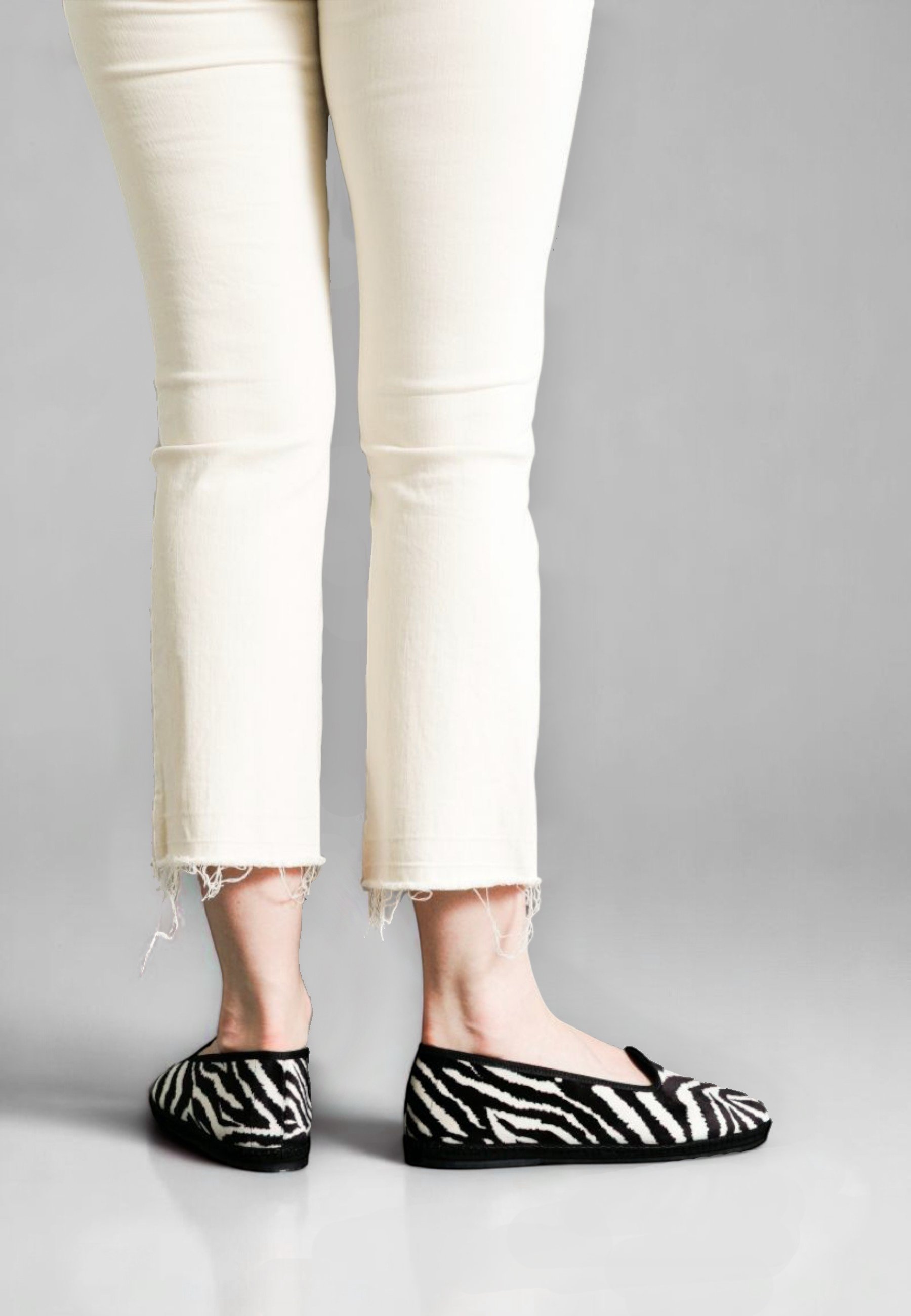 Rear view of Zebra Gioia slippers - pattern view at the back of the shoe