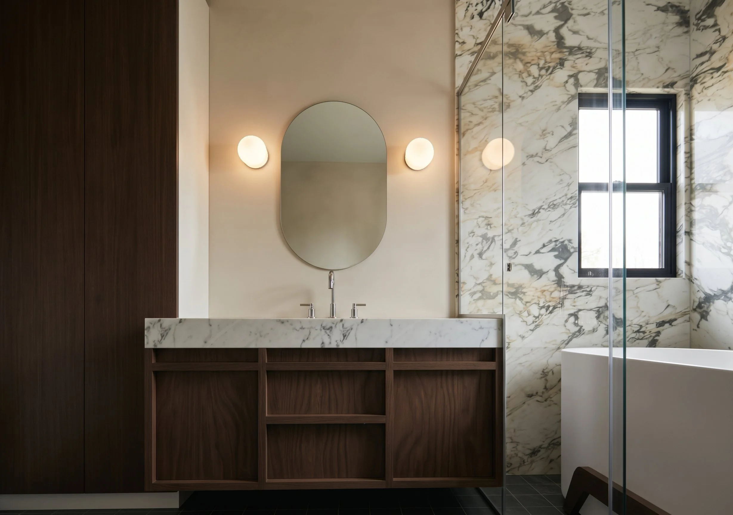 Primary Bathroom 02.jpg