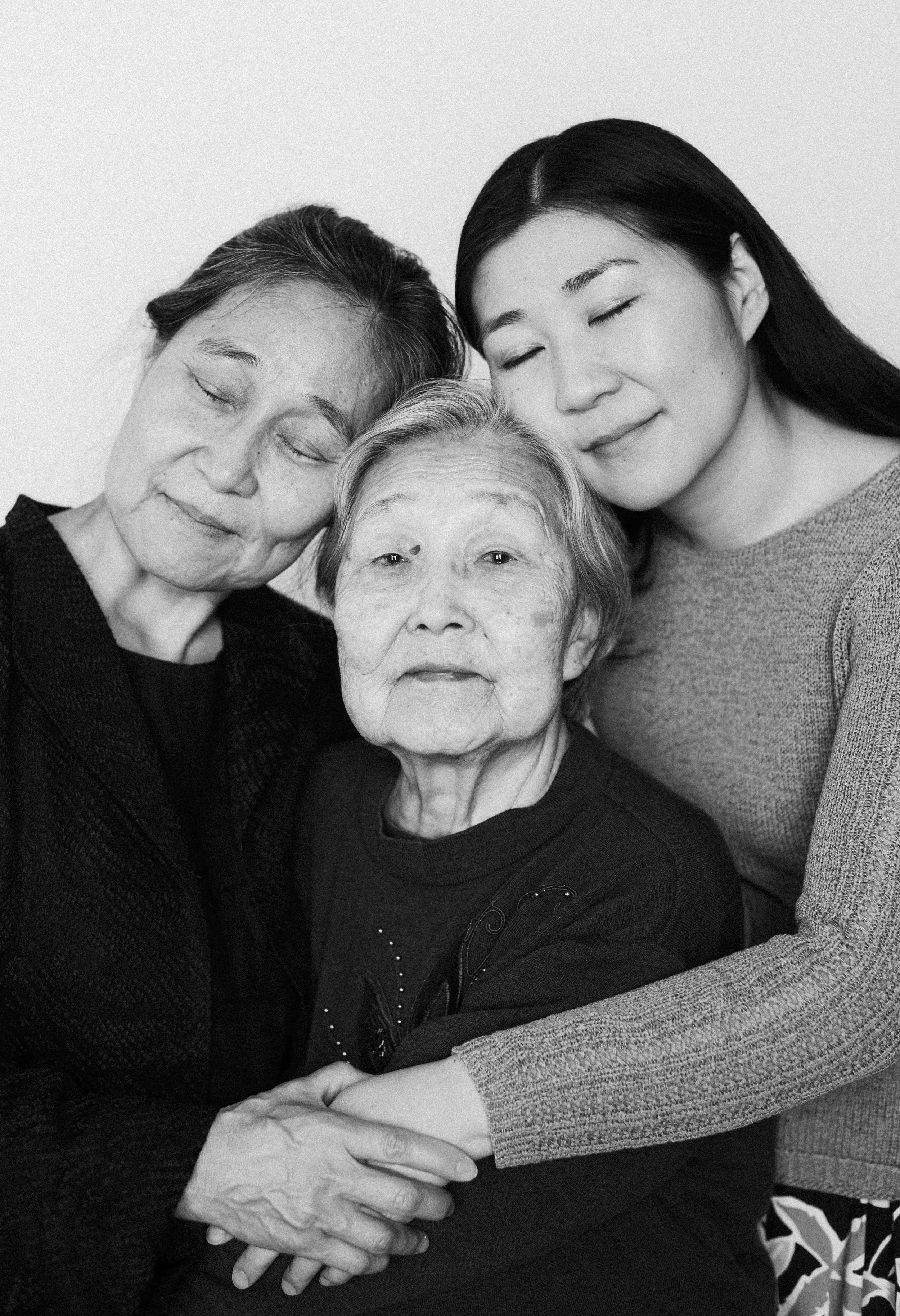 Capturing Mother-Daughter Connections: An Intimate Portrait Series