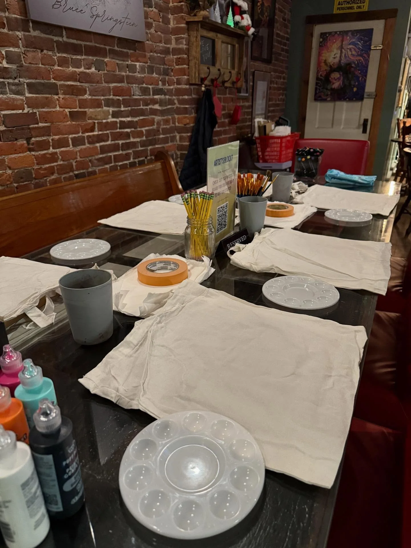 Happy February ❣️ 
We had a great start to the year, thank you to everyone who joined us and all the businesses we partnered with in January. 

@thegatheringgroundsnh 
@sunstonebrewingco 
@concordmakerspace 
@blackolivepottery 
@fire.and.iris 
@putna