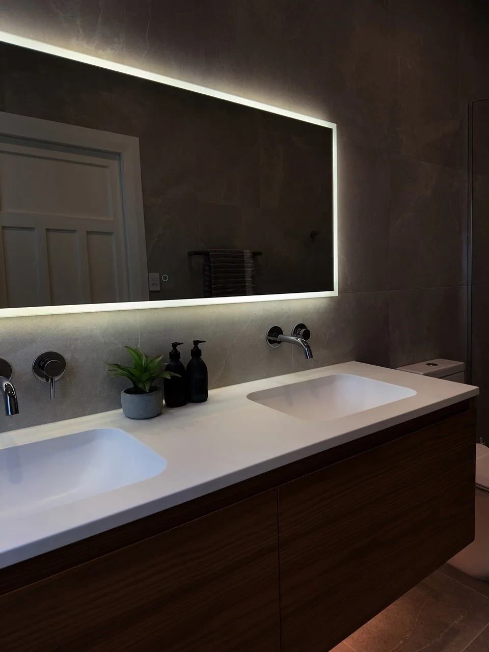 Bathroom Fixtures That Look Luxe But Cost Less